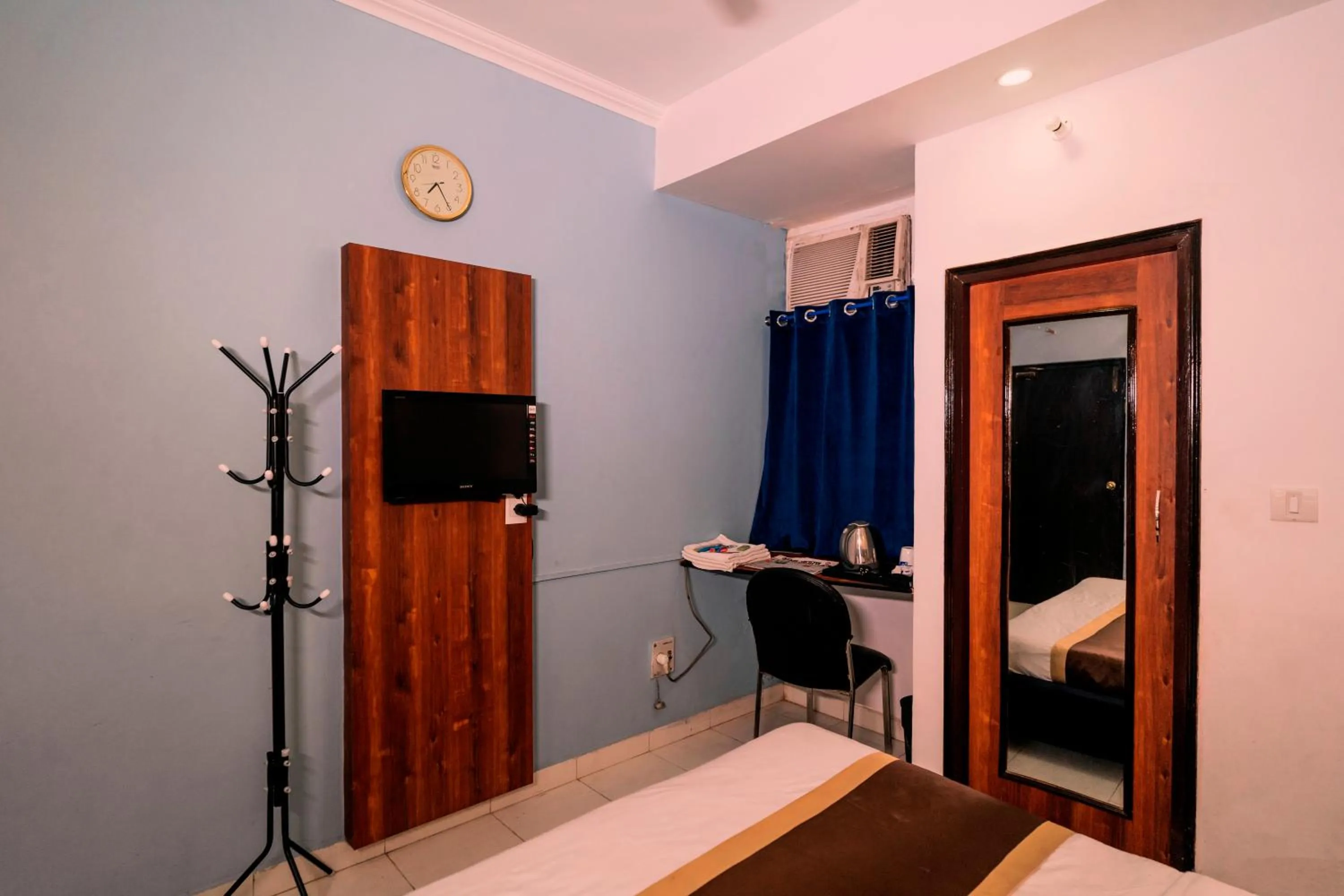 TV and multimedia, Bed in Hotel DiDi International