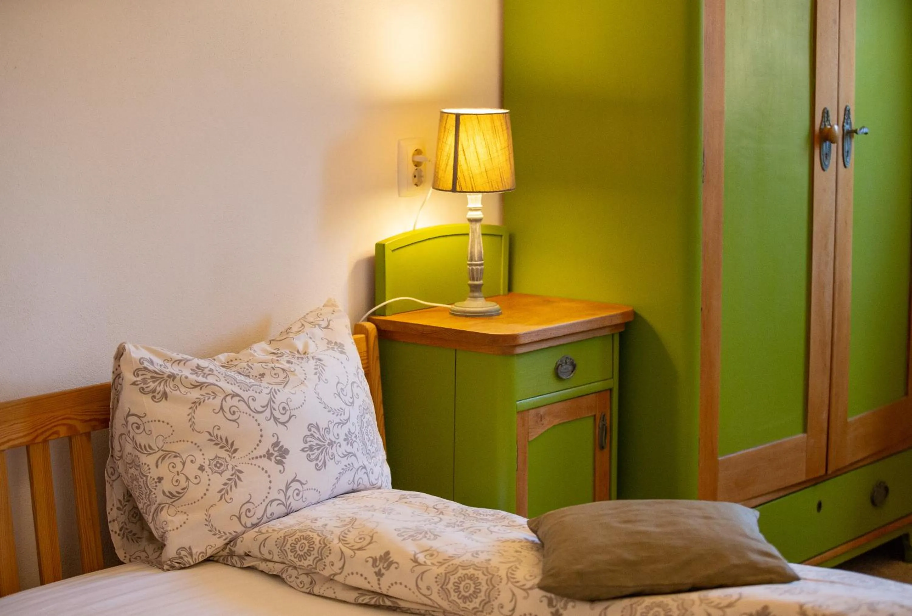 Decorative detail, Bed in Casa Mosului - Transfăgărășan Bed & Breakfast