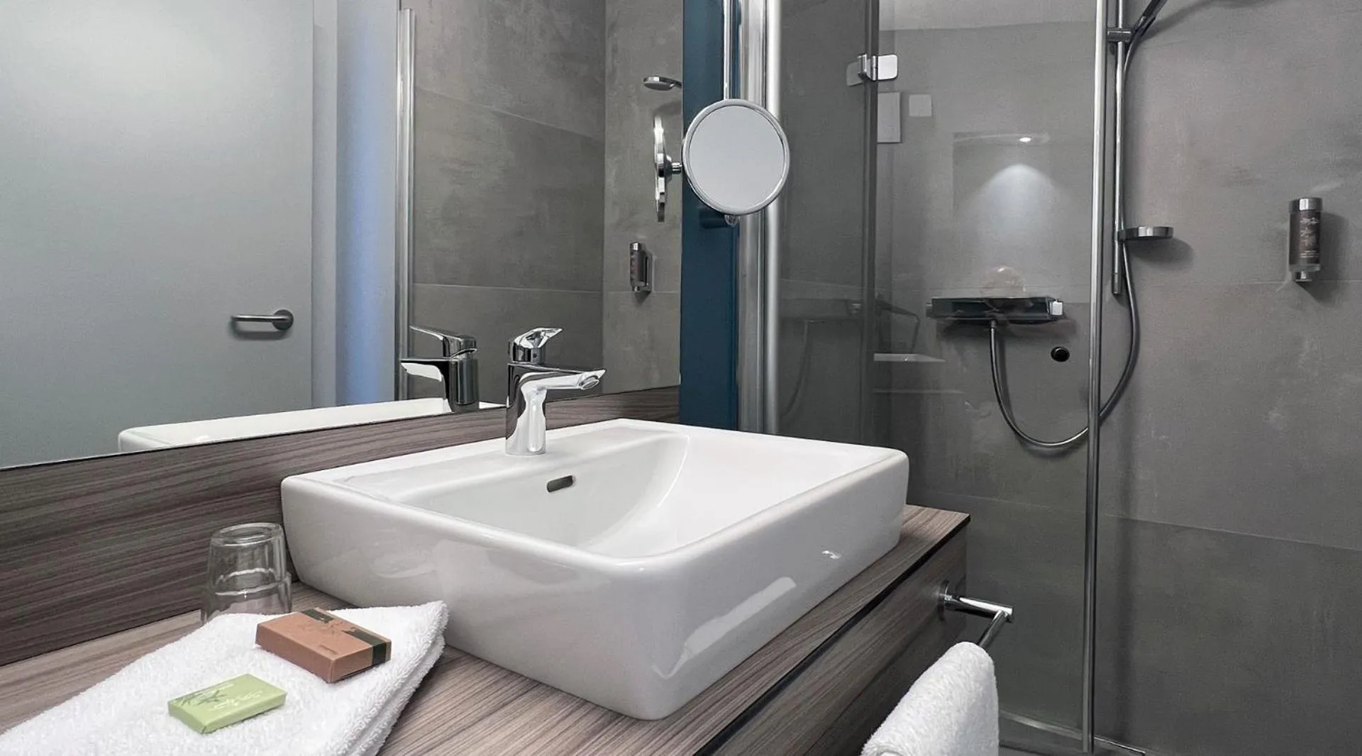 Bathroom in Median Hotel Hannover Lehrte