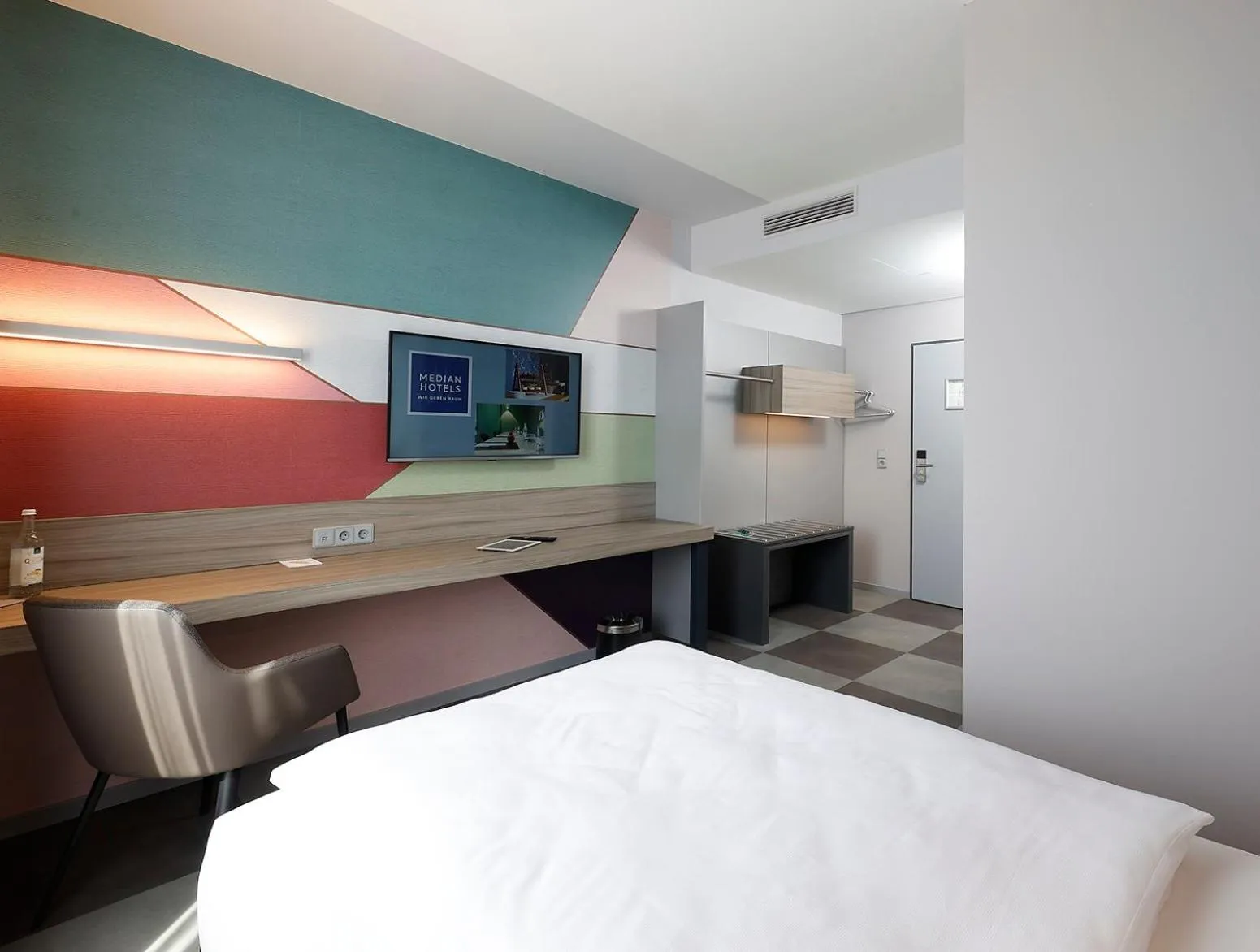 TV and multimedia, Bed in Median Hotel Hannover Lehrte