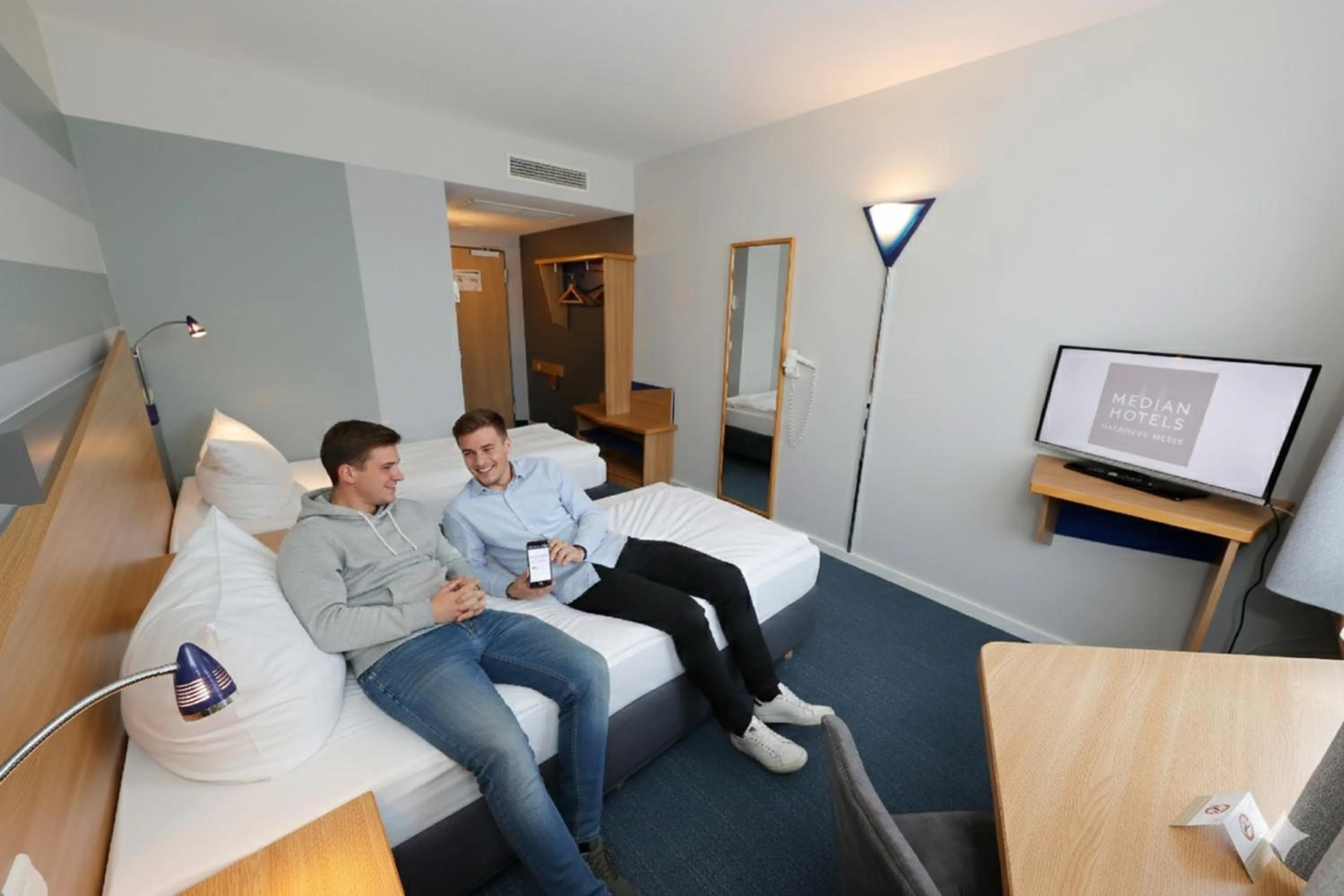 Bed in Median Hotel Hannover Messe