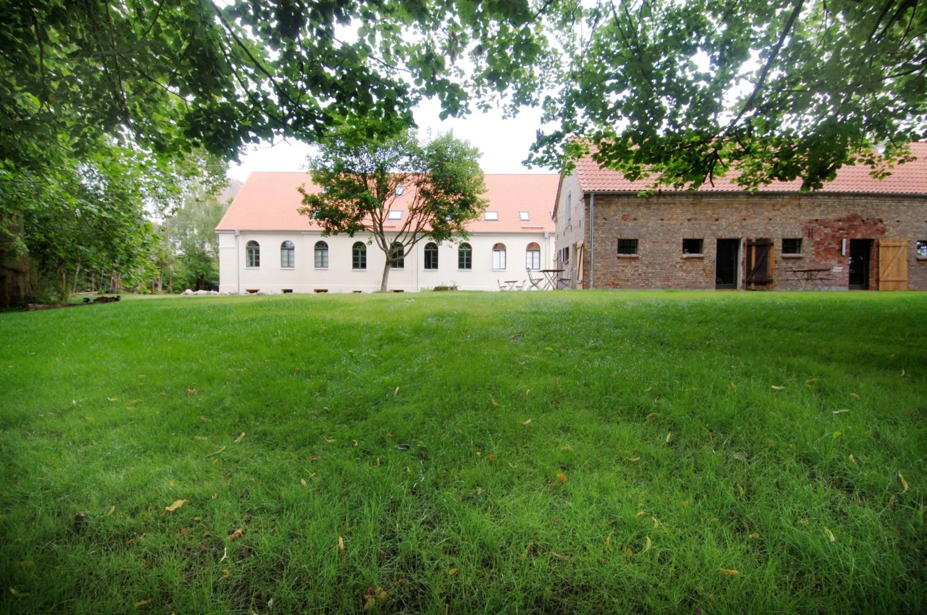 Property building in Kavaliershaus Schloß Blücher am Finckenersee