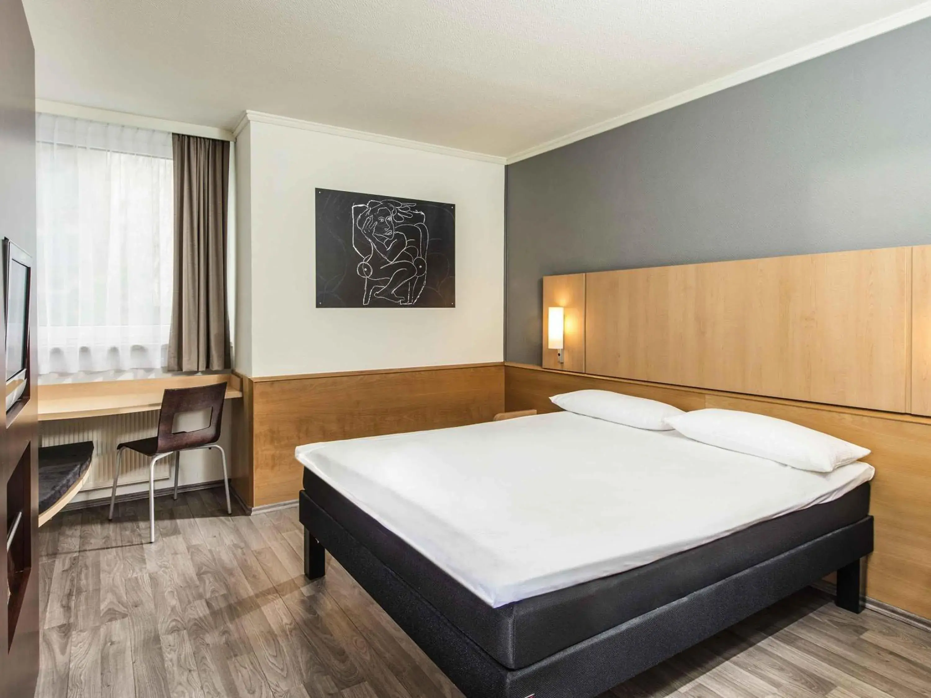 Bedroom, Bed in ibis Leipzig Nord-Ost Bedroom, Bed in ibis Leipzig Nord-Ost