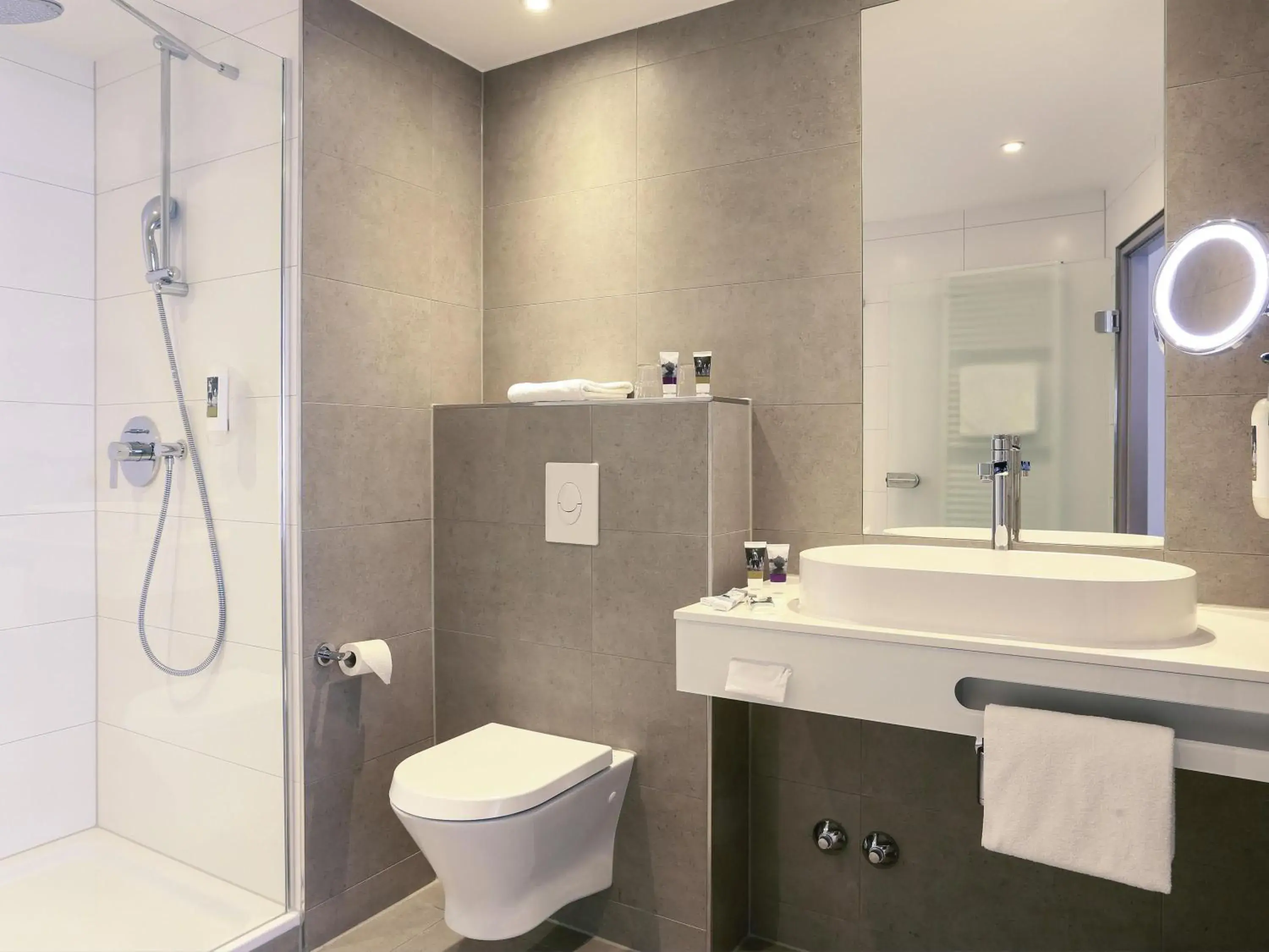 Single Room in Mercure Hotel am Entenfang Hannover Single Room in Mercure Hotel am Entenfang Hannover