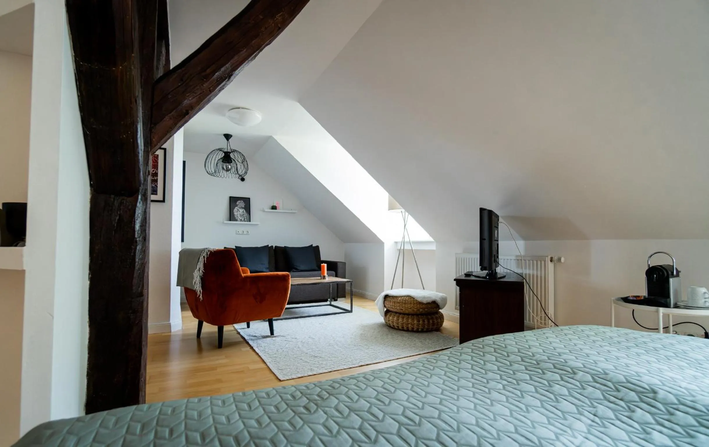 Photo of the whole room, Bed in Schloss Harkensee