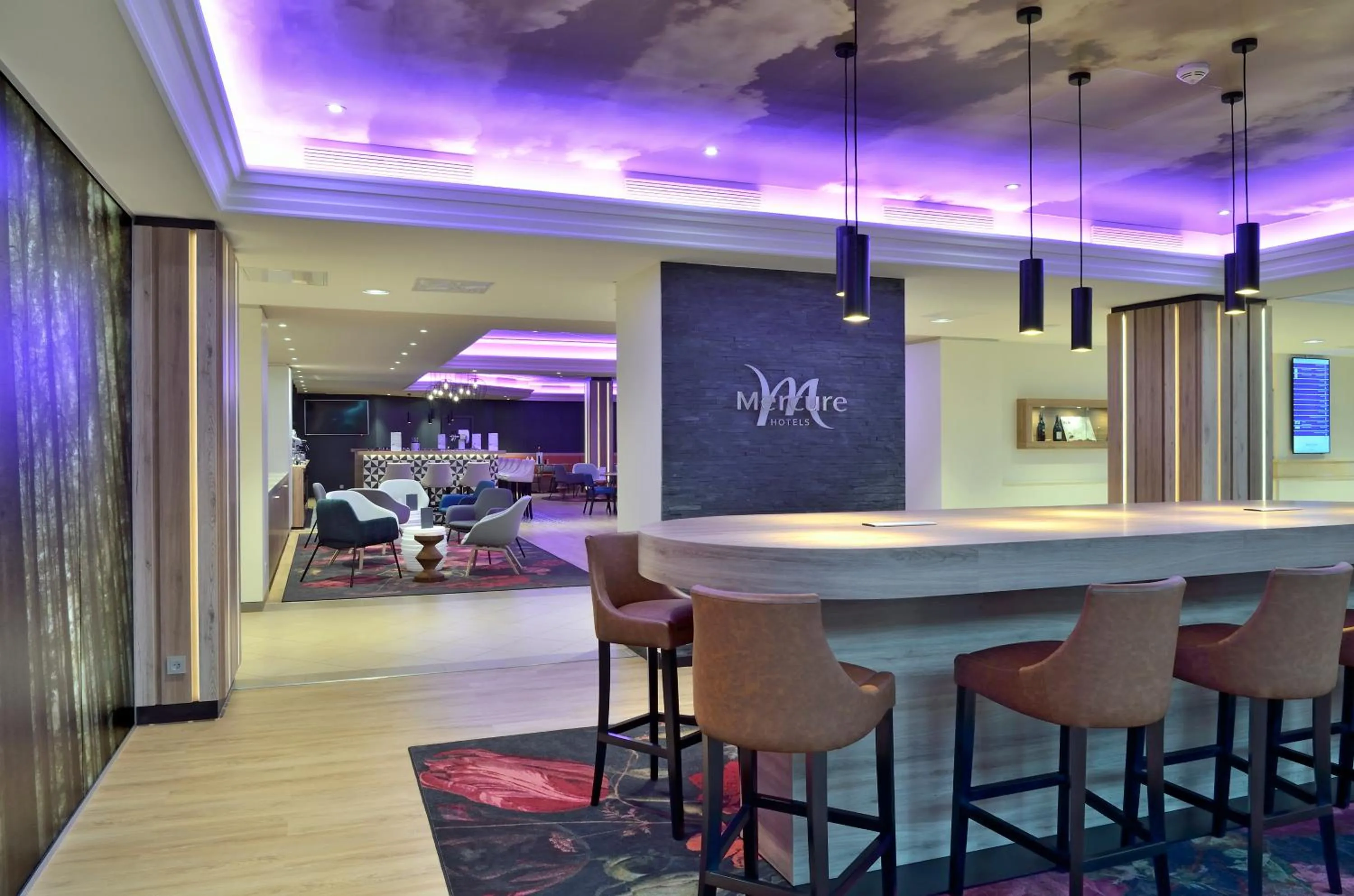 Lobby or reception in Mercure Hotel Koblenz