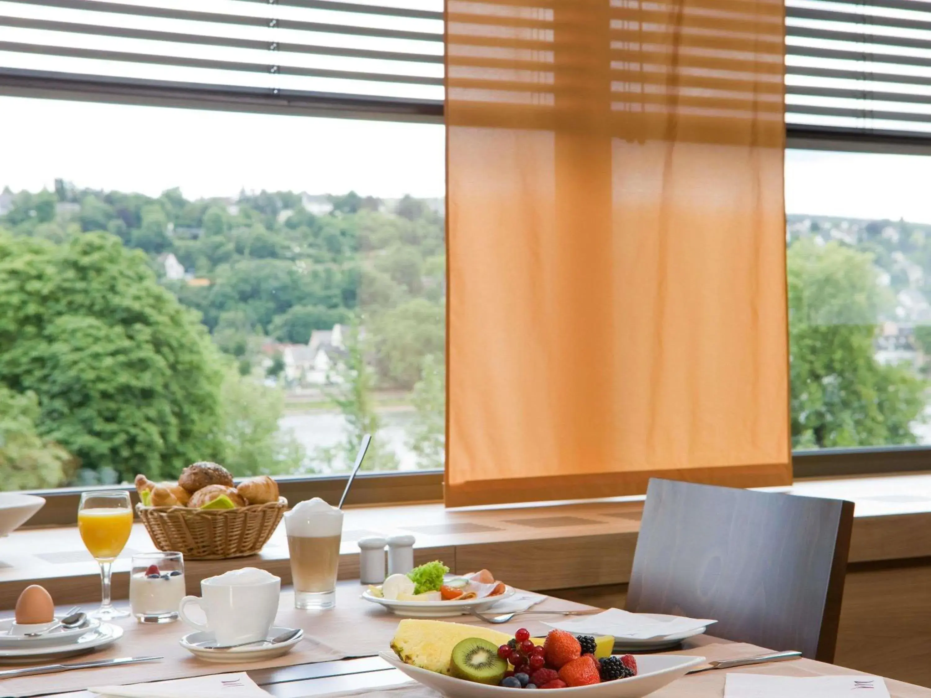 Restaurant/places to eat in Mercure Hotel Koblenz Restaurant/places to eat in Mercure Hotel Koblenz