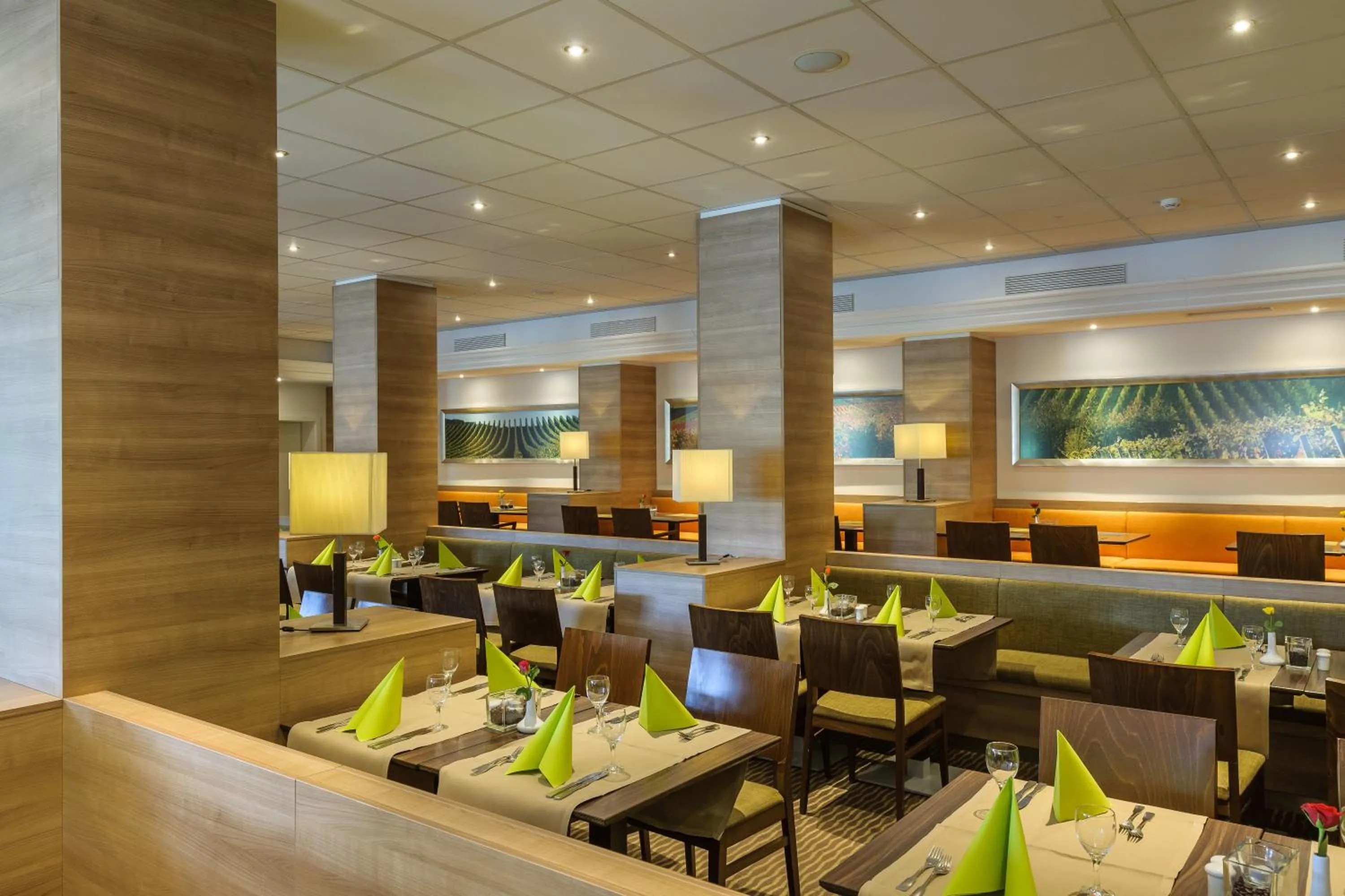 Restaurant/places to eat in Mercure Hotel Koblenz