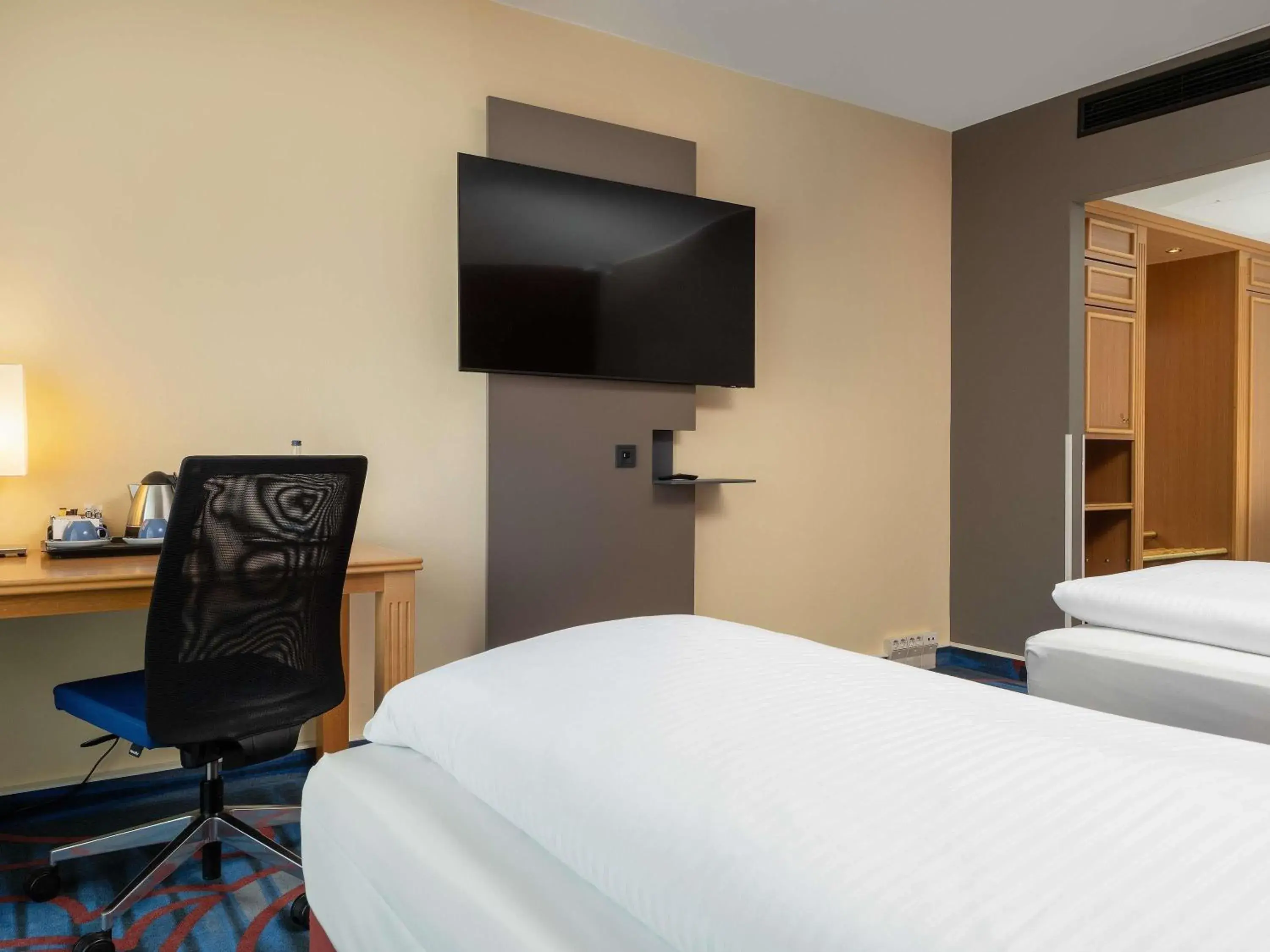 Bedroom, Bed in Mercure Hotel Berlin Tempelhof Bedroom, Bed in Mercure Hotel Berlin Tempelhof