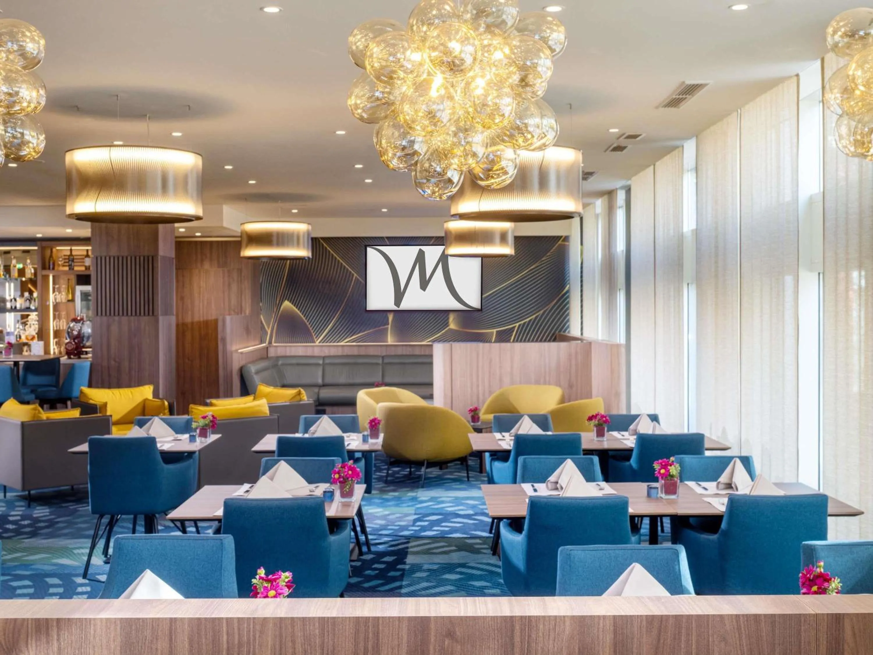 Lounge or bar in Mercure Hotel Berlin Tempelhof