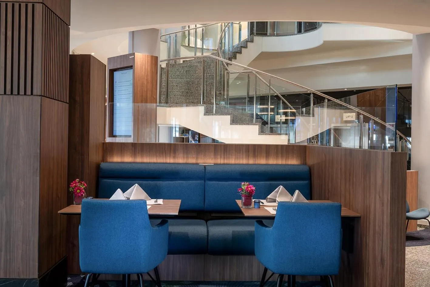 Lounge or bar in Mercure Hotel Berlin Tempelhof