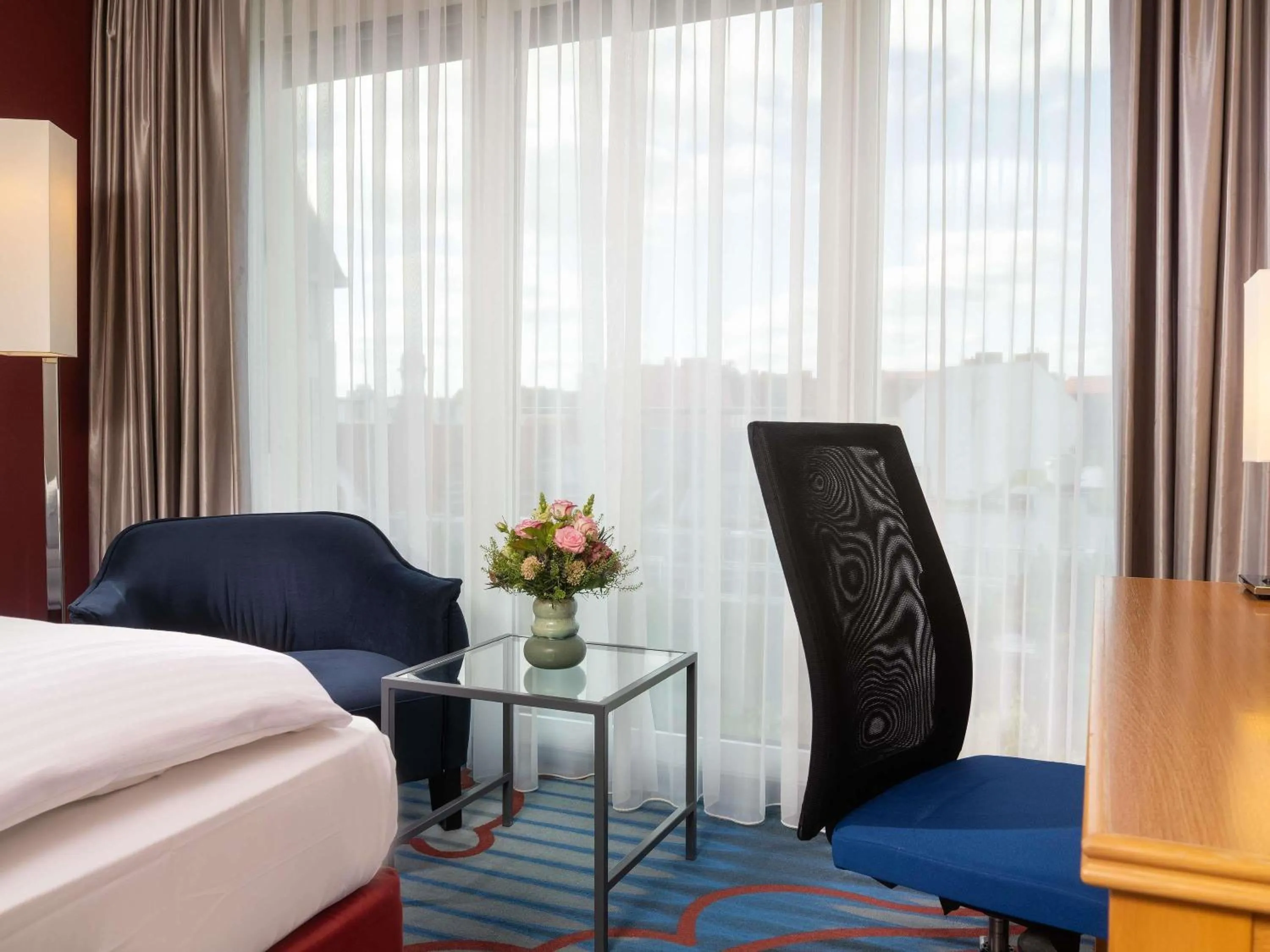 Bedroom, Bed in Mercure Hotel Berlin Tempelhof