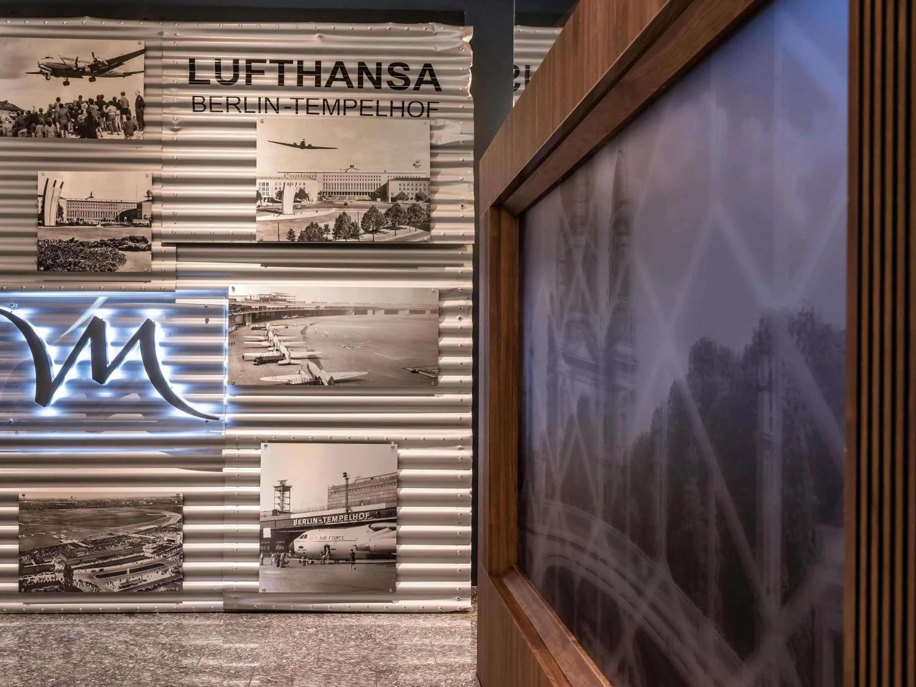 Property building in Mercure Hotel Berlin Tempelhof