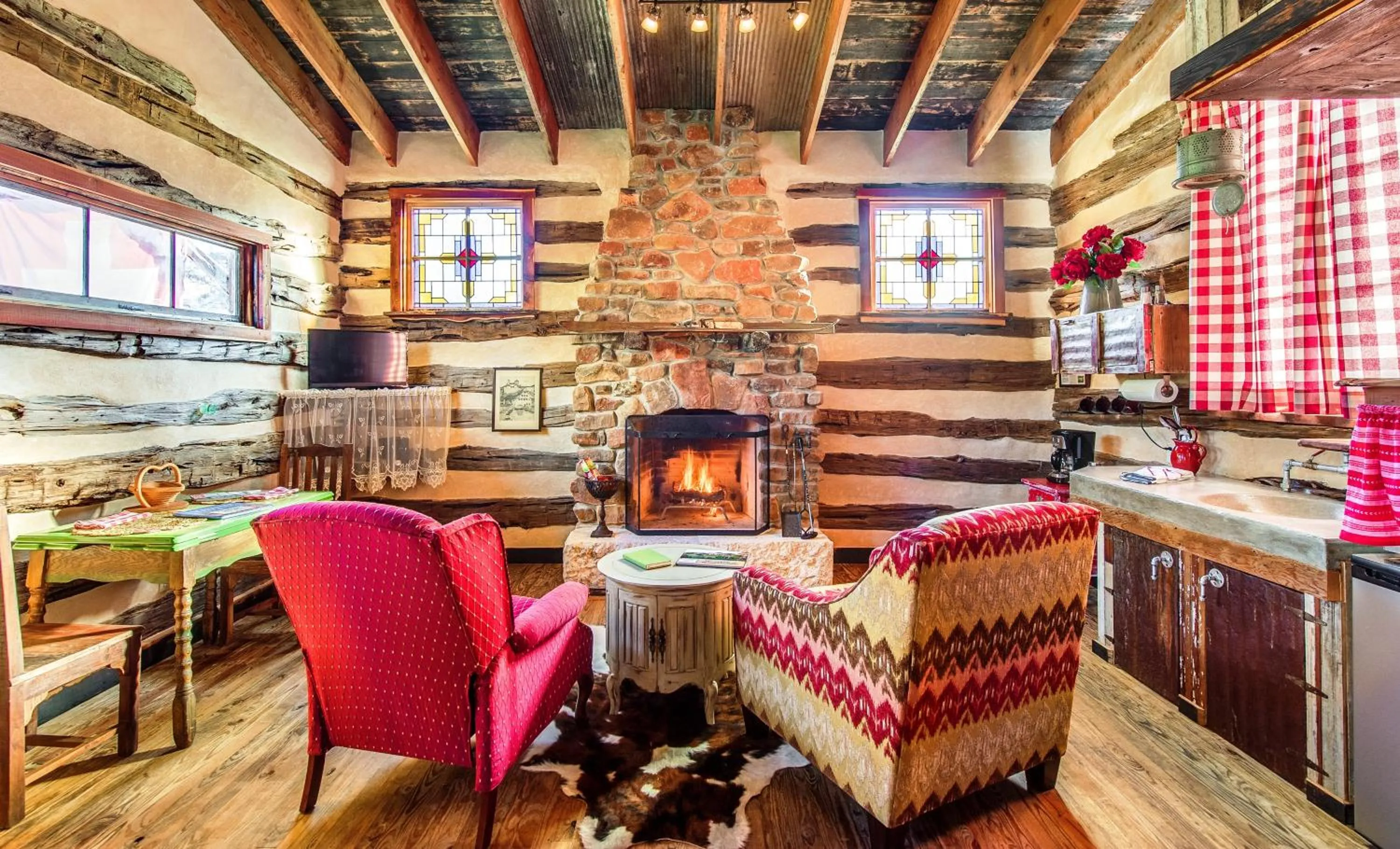 Kitchen or kitchenette in Barons CreekSide Resort