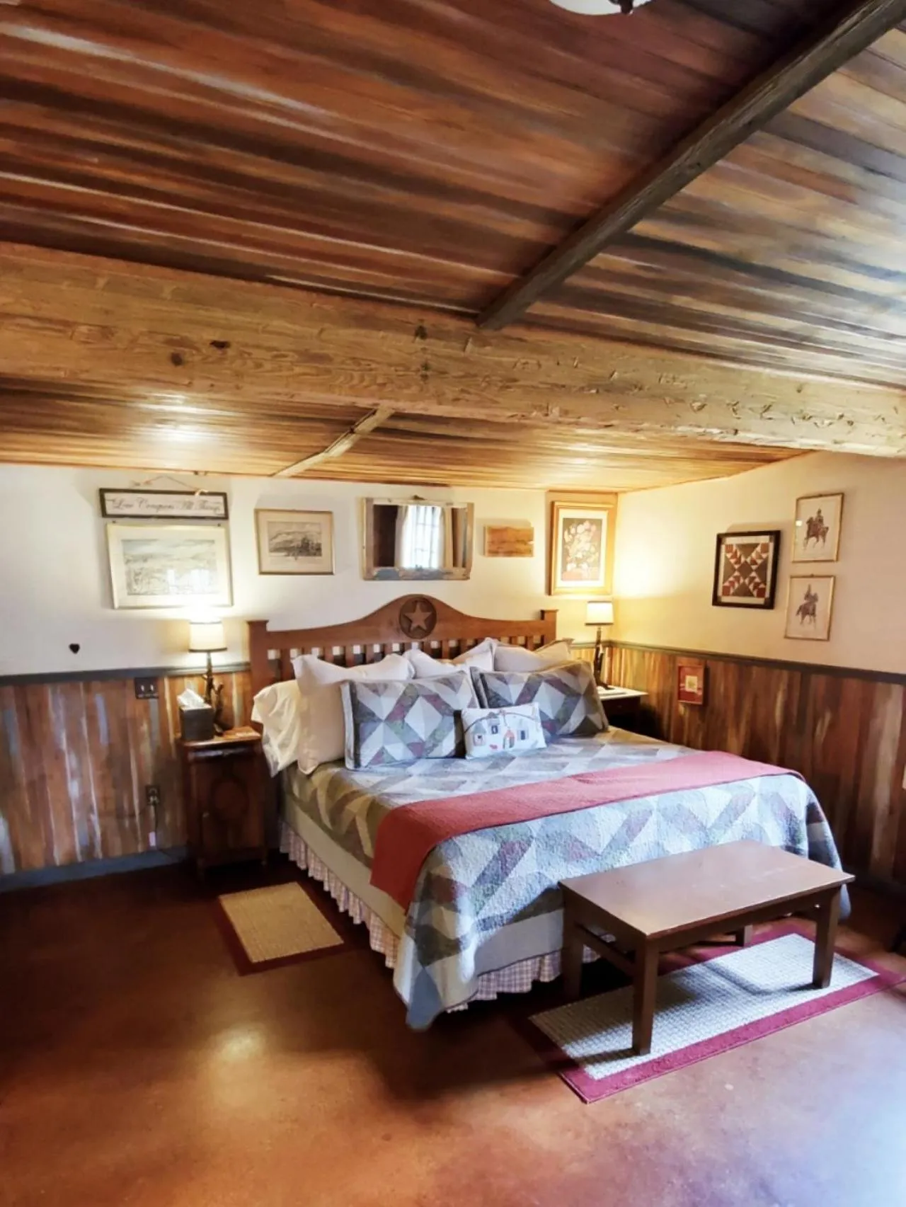 Bed in Barons CreekSide Resort