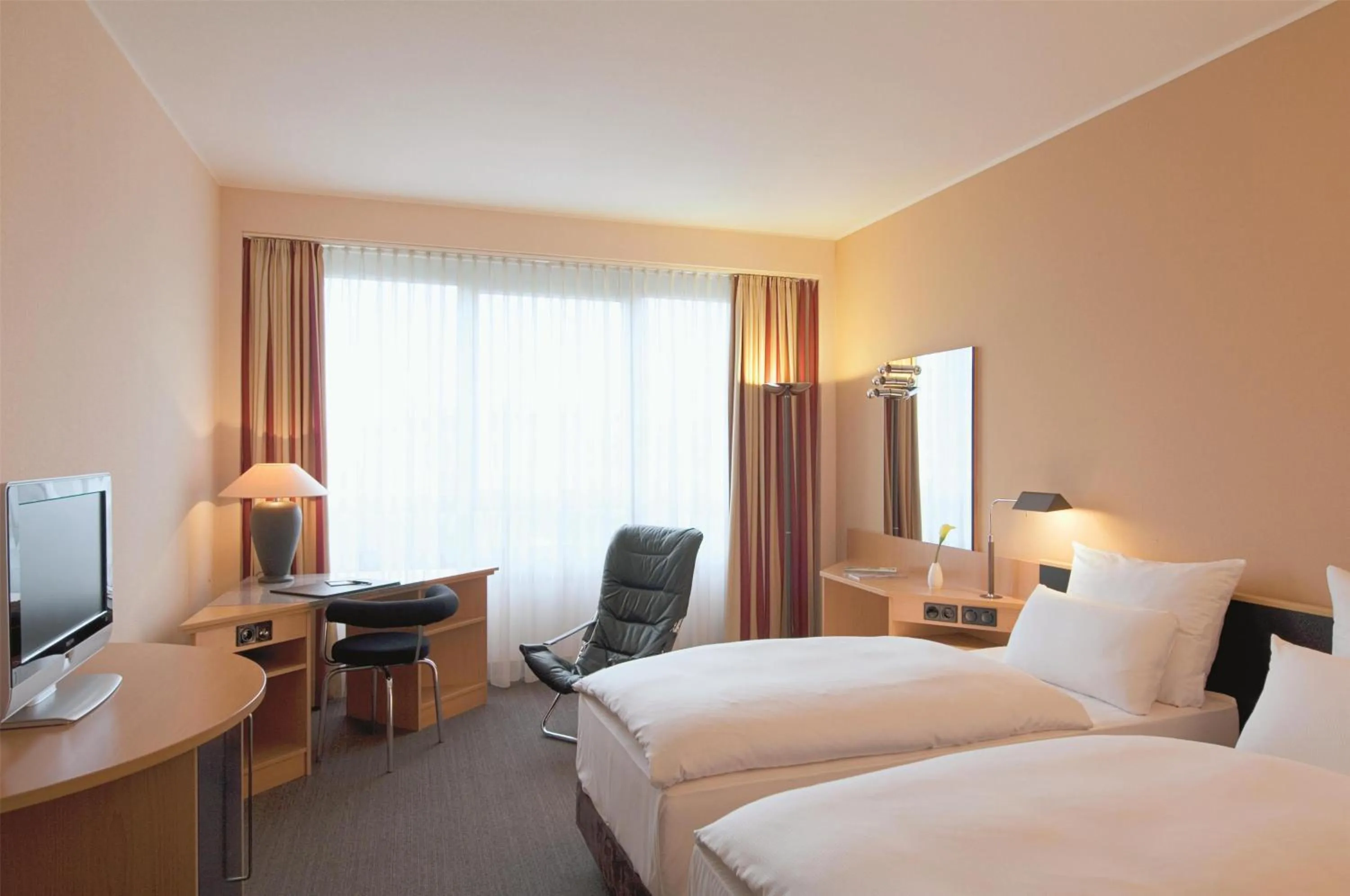 Bedroom, Bed in NH Düsseldorf City