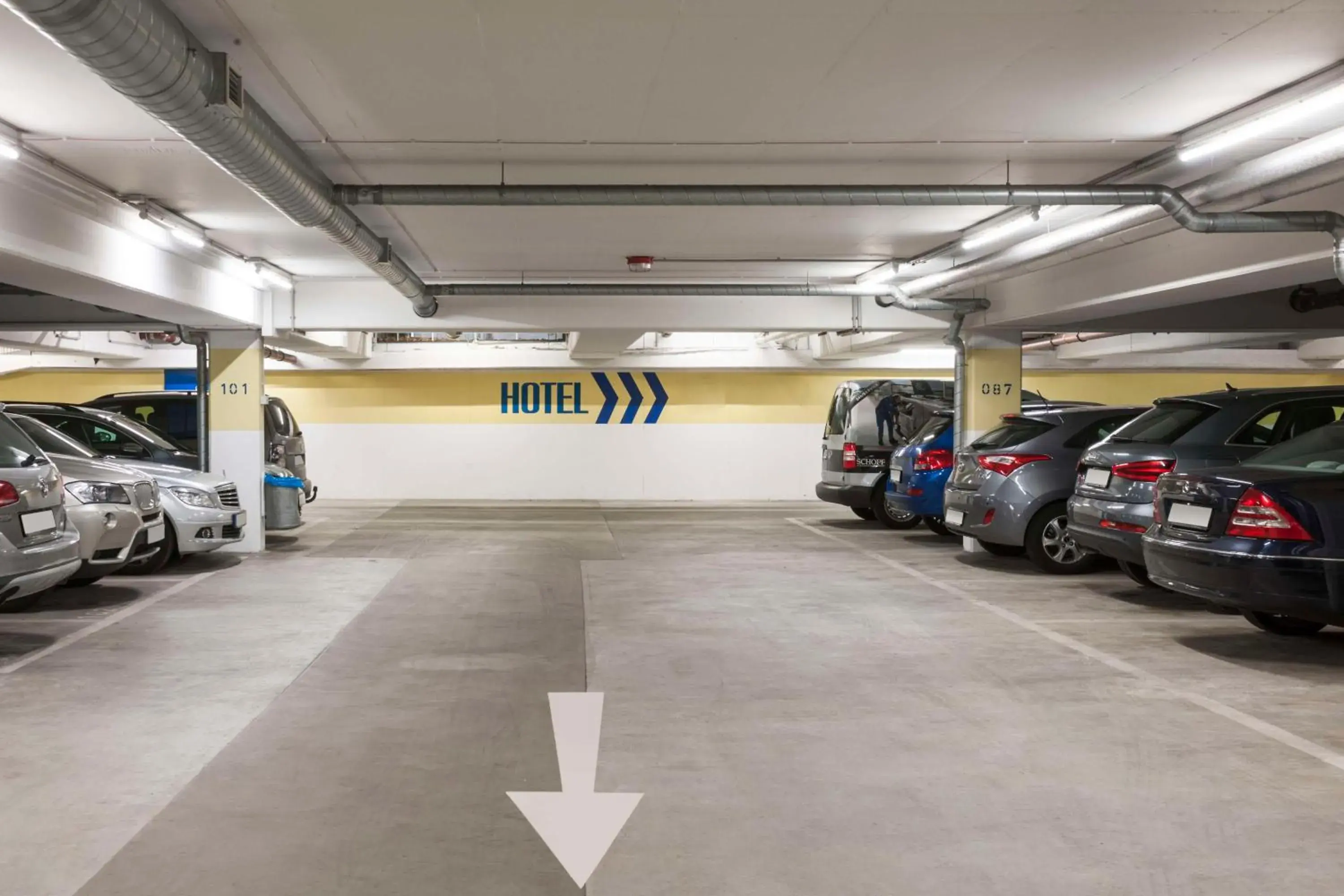 Property building in NH Frankfurt Airport Property building in NH Frankfurt Airport