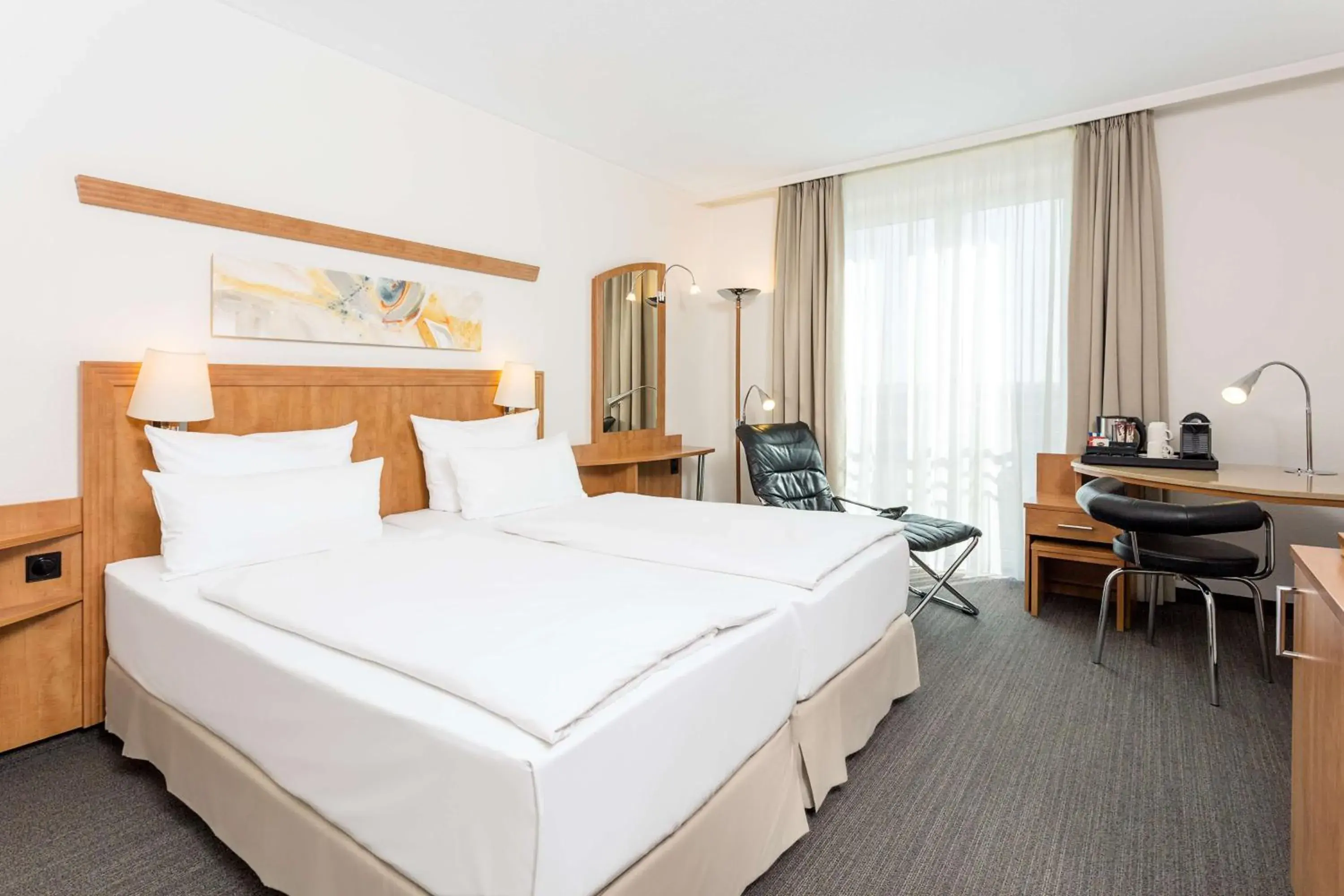 Photo of the whole room, Bed in NH Hamburg Horner Rennbahn Photo of the whole room, Bed in NH Hamburg Horner Rennbahn