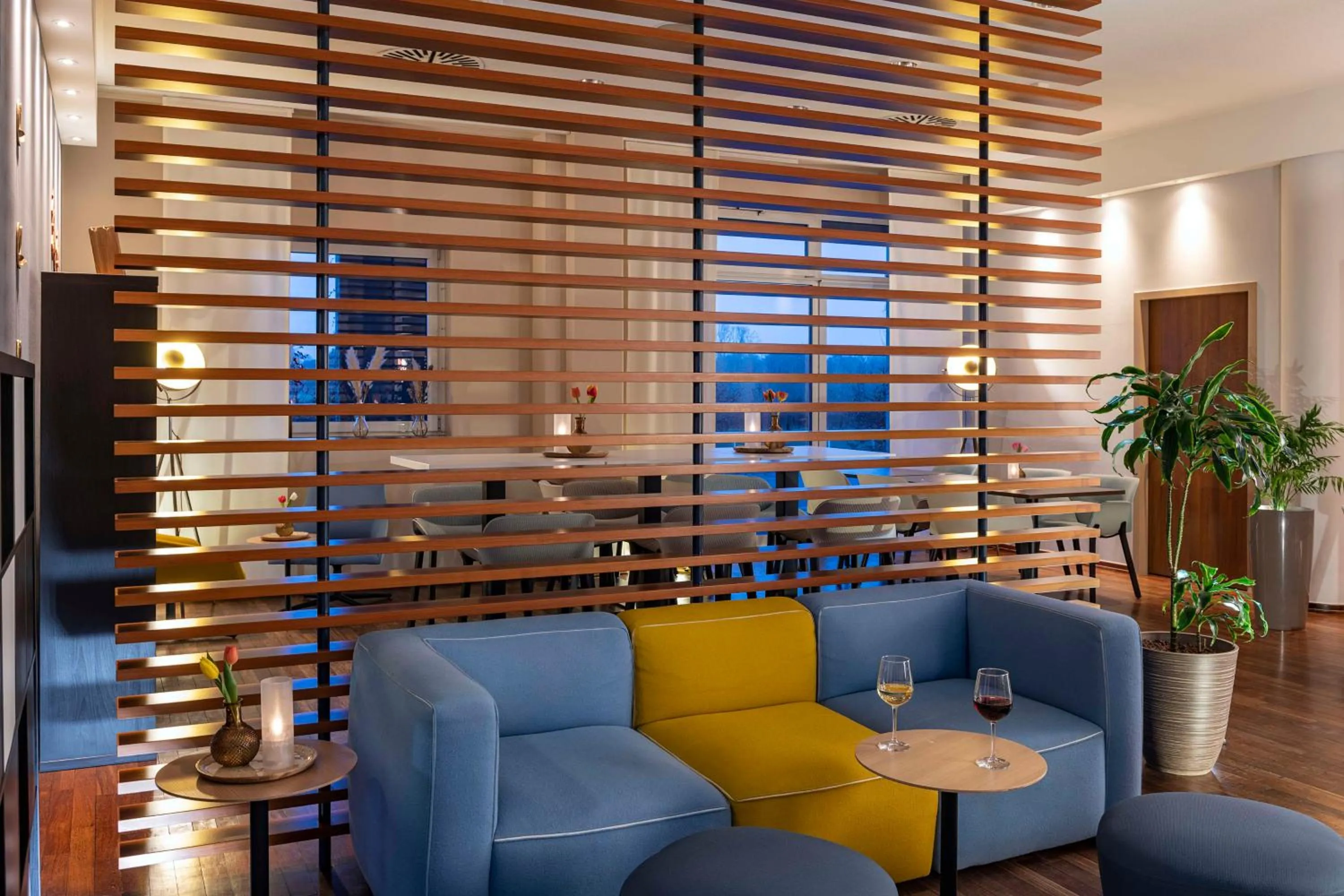 Lobby or reception in NH Hamburg Horner Rennbahn