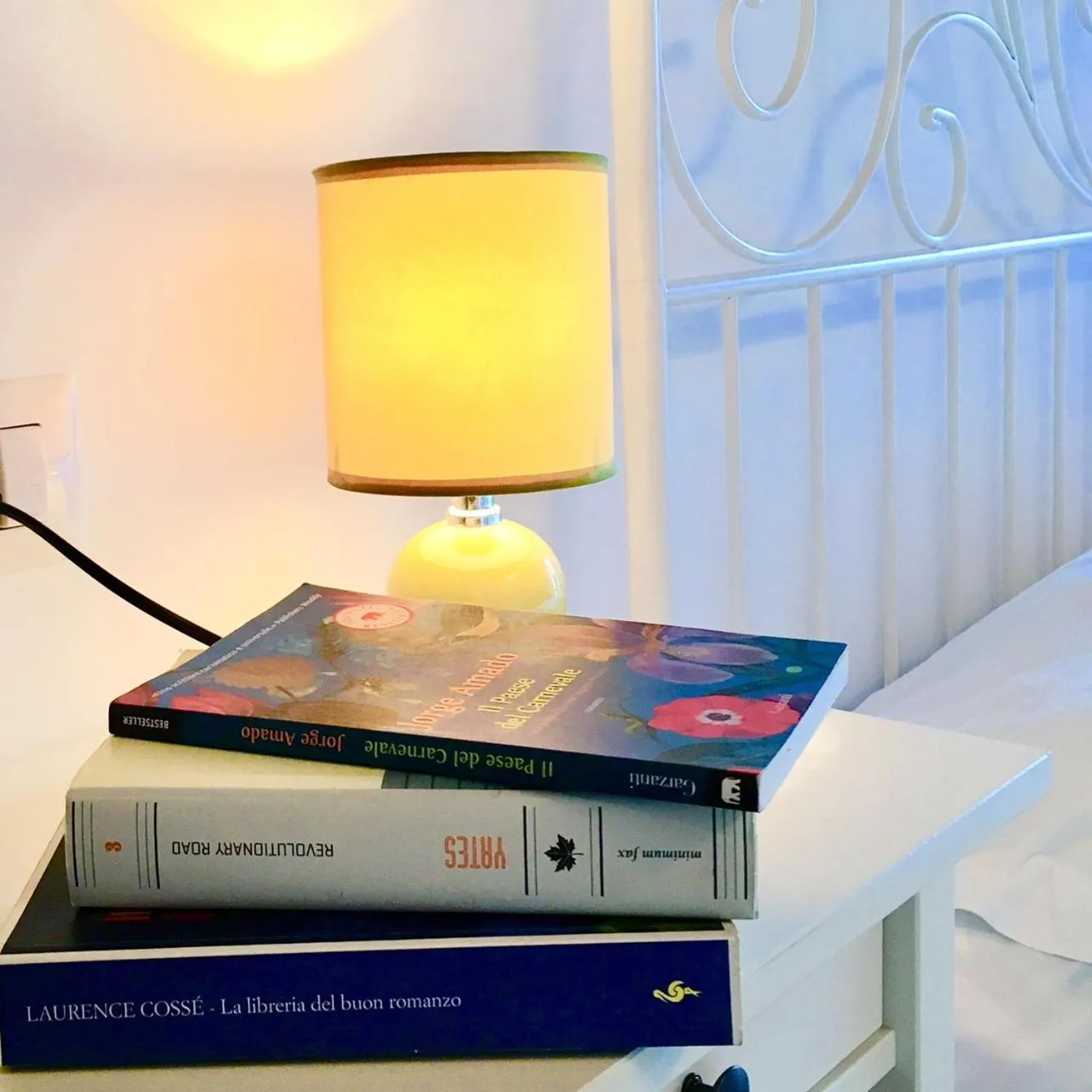 Decorative detail, Bed in La Dimora diChecchino