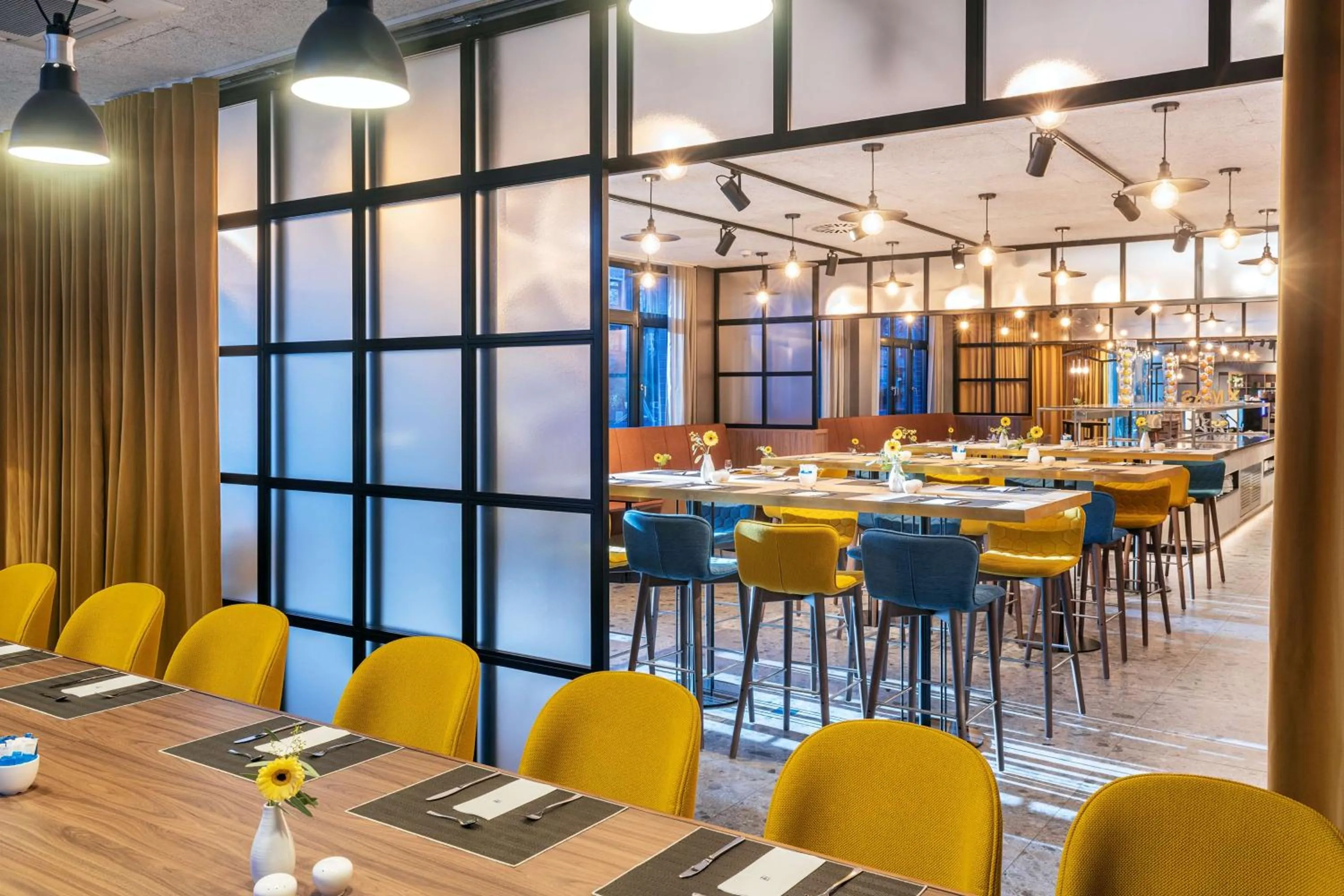 Restaurant/places to eat in NH Hamburg Altona