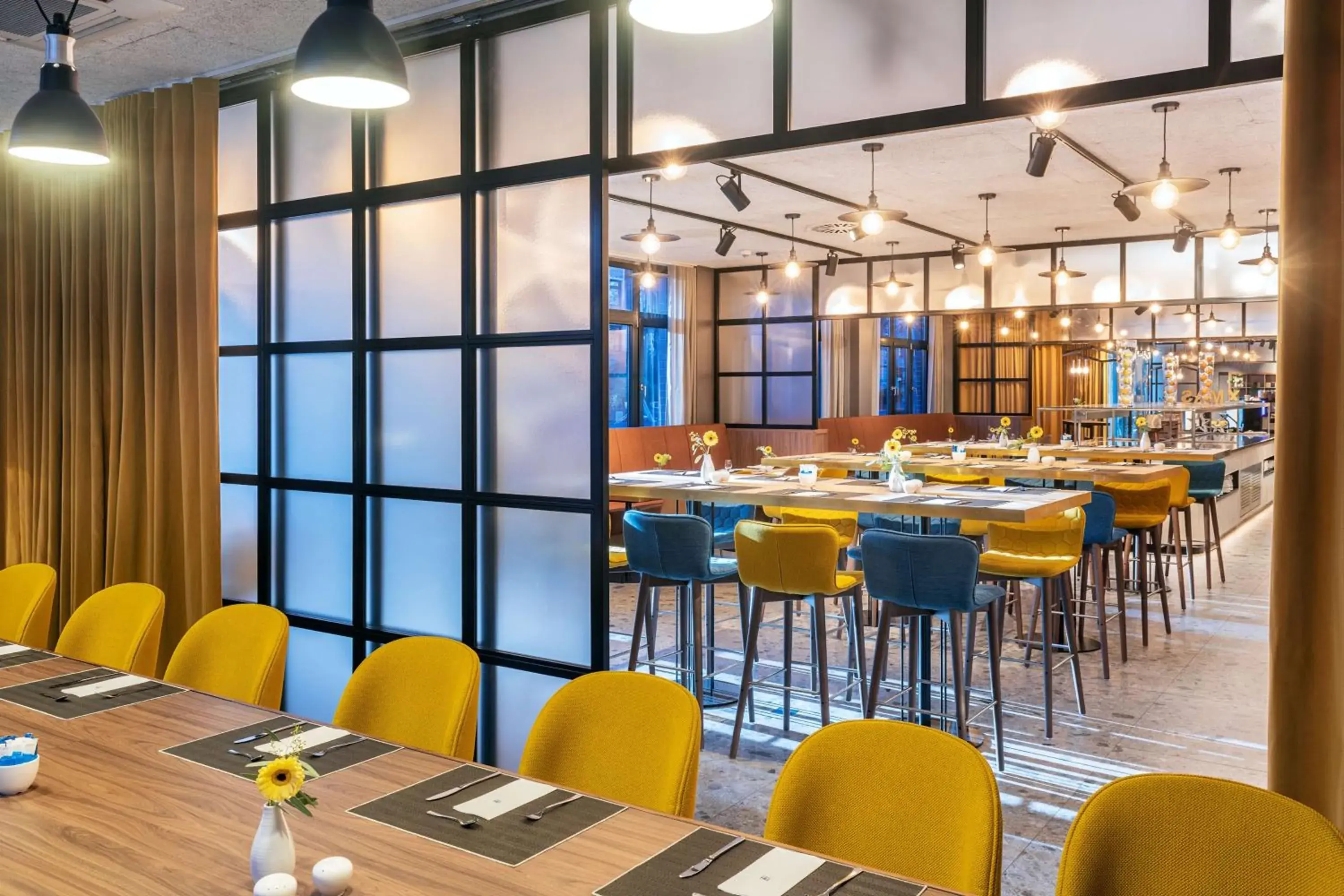 Restaurant/places to eat in NH Hamburg Altona Restaurant/places to eat in NH Hamburg Altona