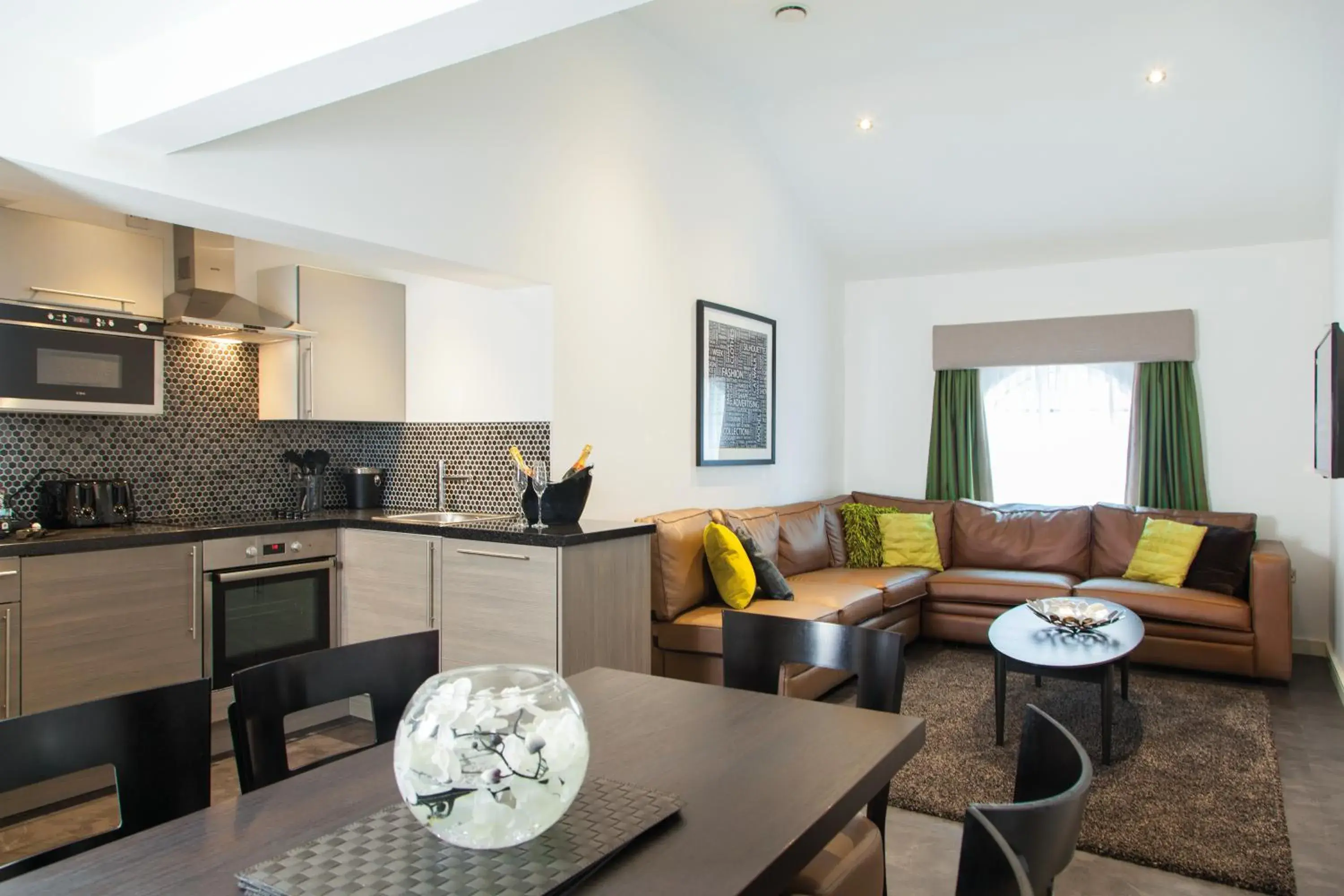 Two-Bedroom Apartment in EPIC Apart Hotel - Seel Street Two-Bedroom Apartment in EPIC Apart Hotel - Seel Street
