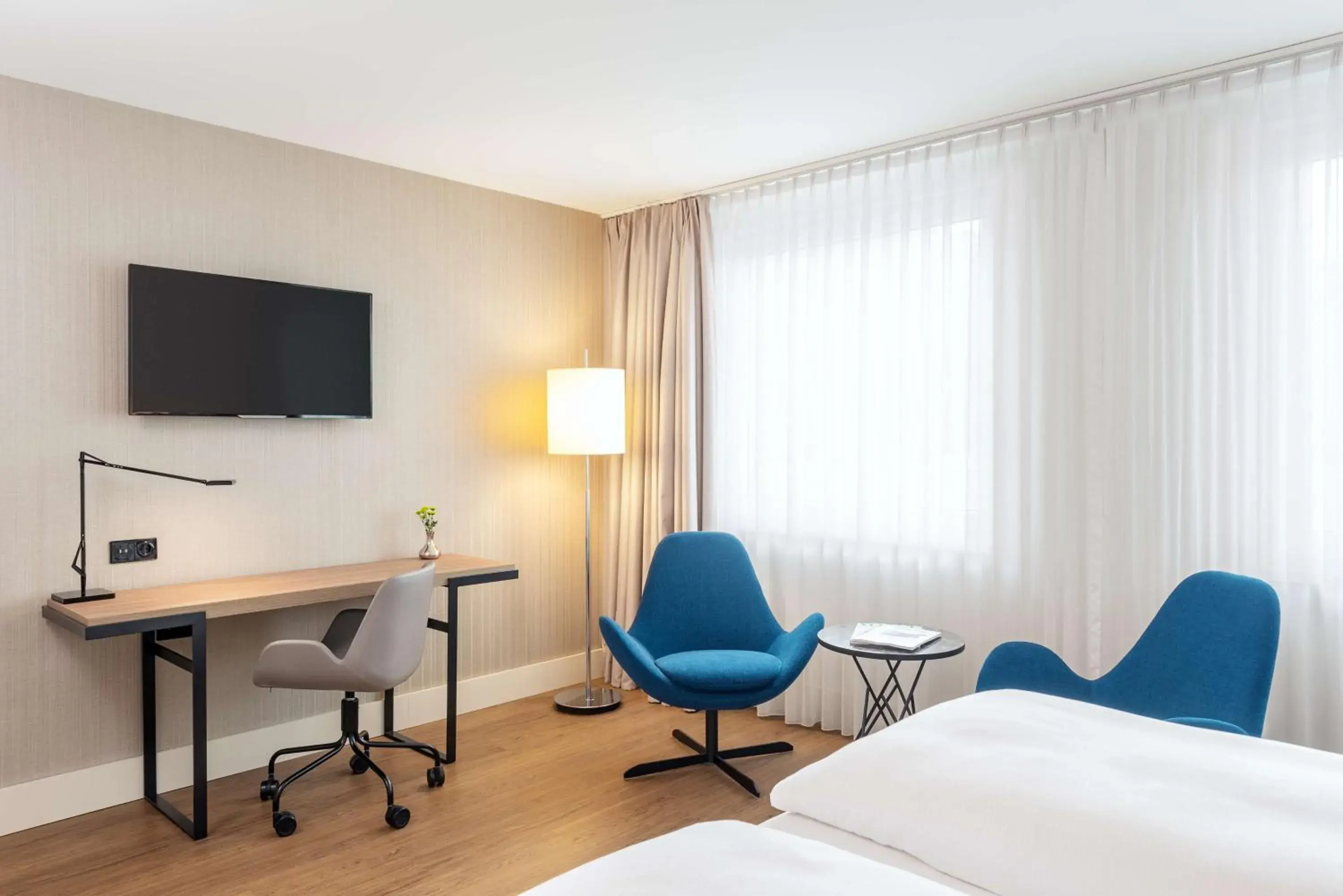 View (from property/room), Bed in NH Köln Altstadt View (from property/room), Bed in NH Köln Altstadt