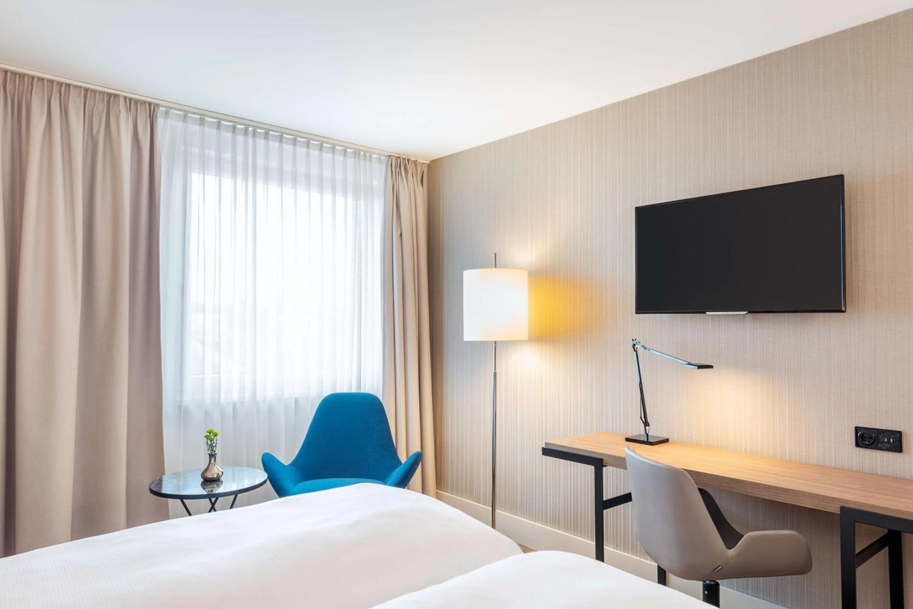 Bedroom, Bed in NH Köln Altstadt