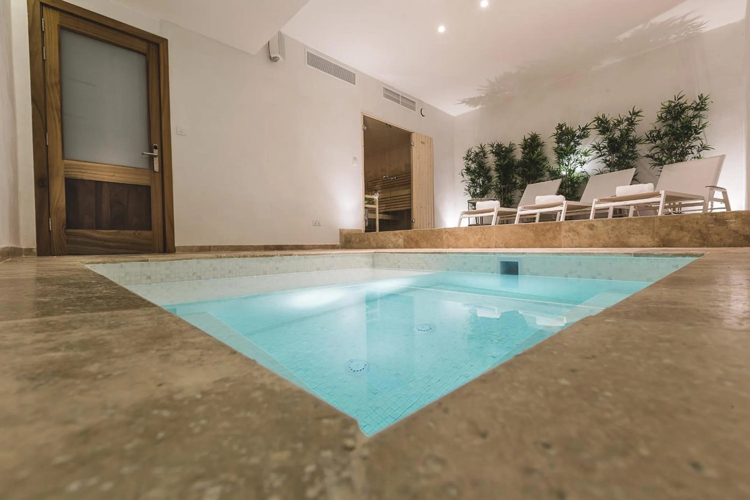 Spa and wellness centre/facilities in Two Pillows Boutique Hostel