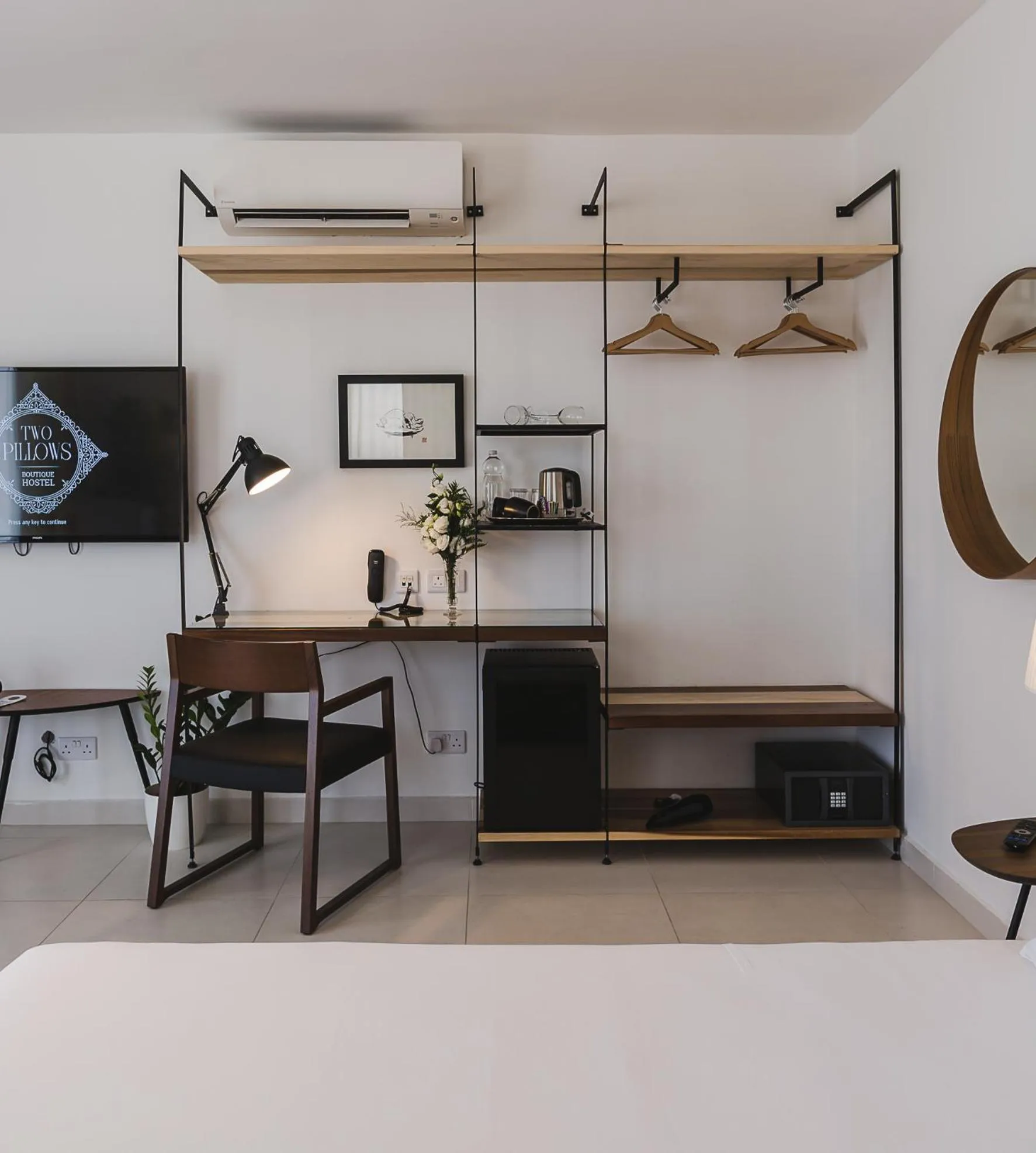 Coffee/tea facilities in Two Pillows Boutique Hostel