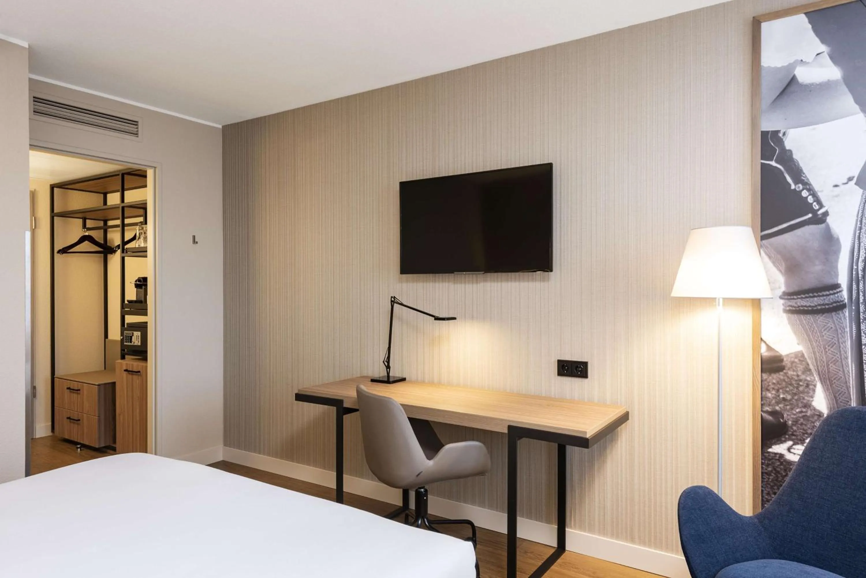 Bedroom, Bed in NH München Airport