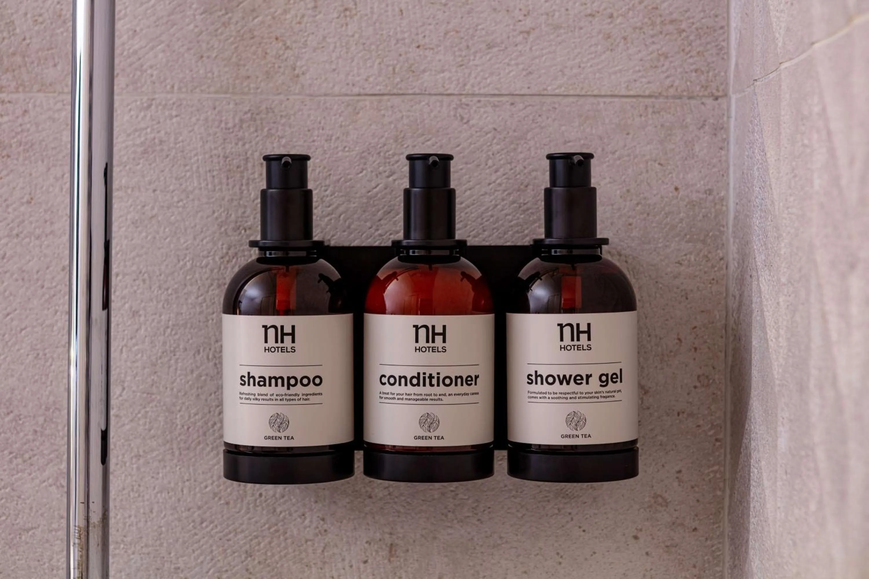 Bathroom in NH München Airport