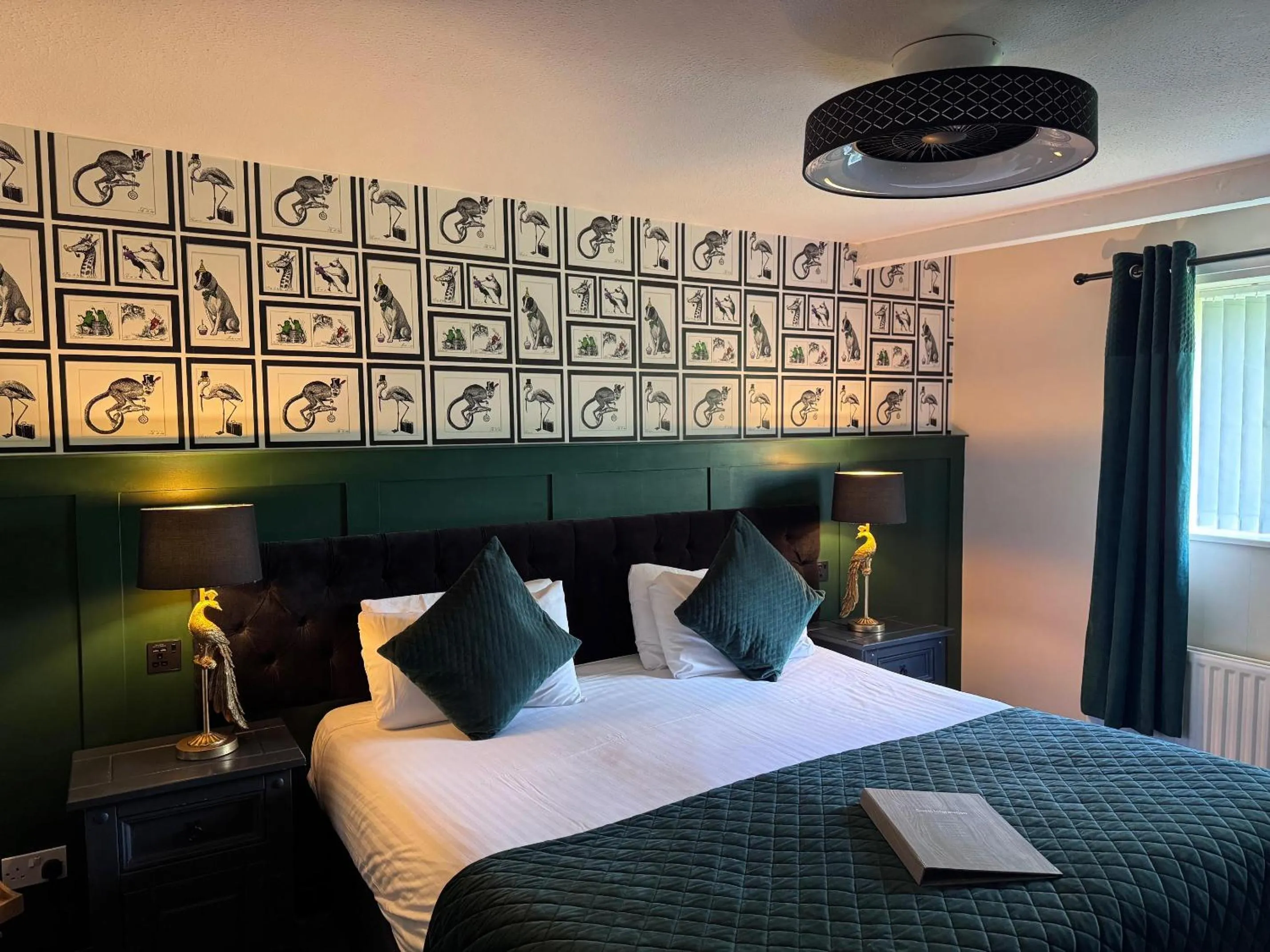 Bed in The Oaks Hotel