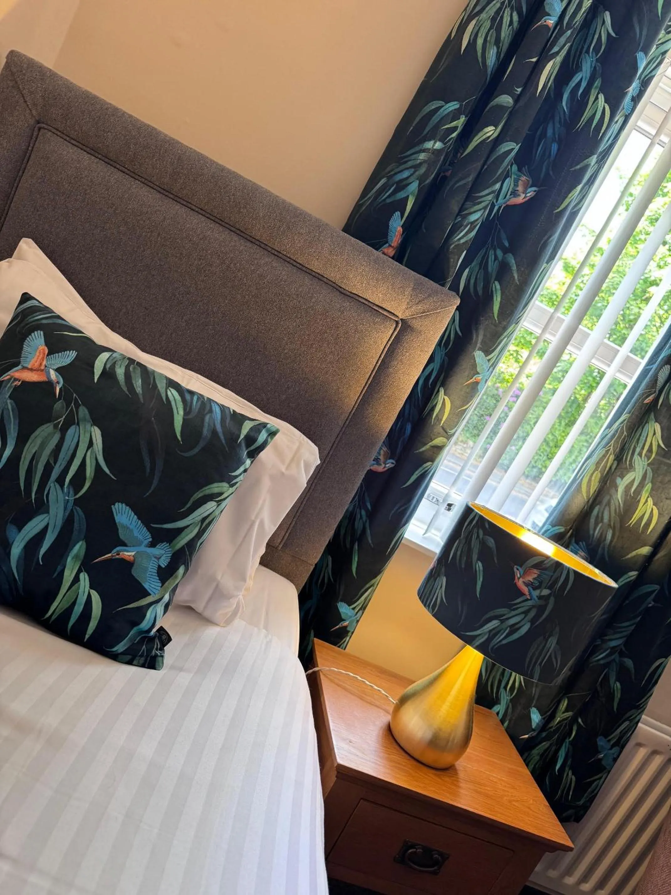 Bed in The Oaks Hotel