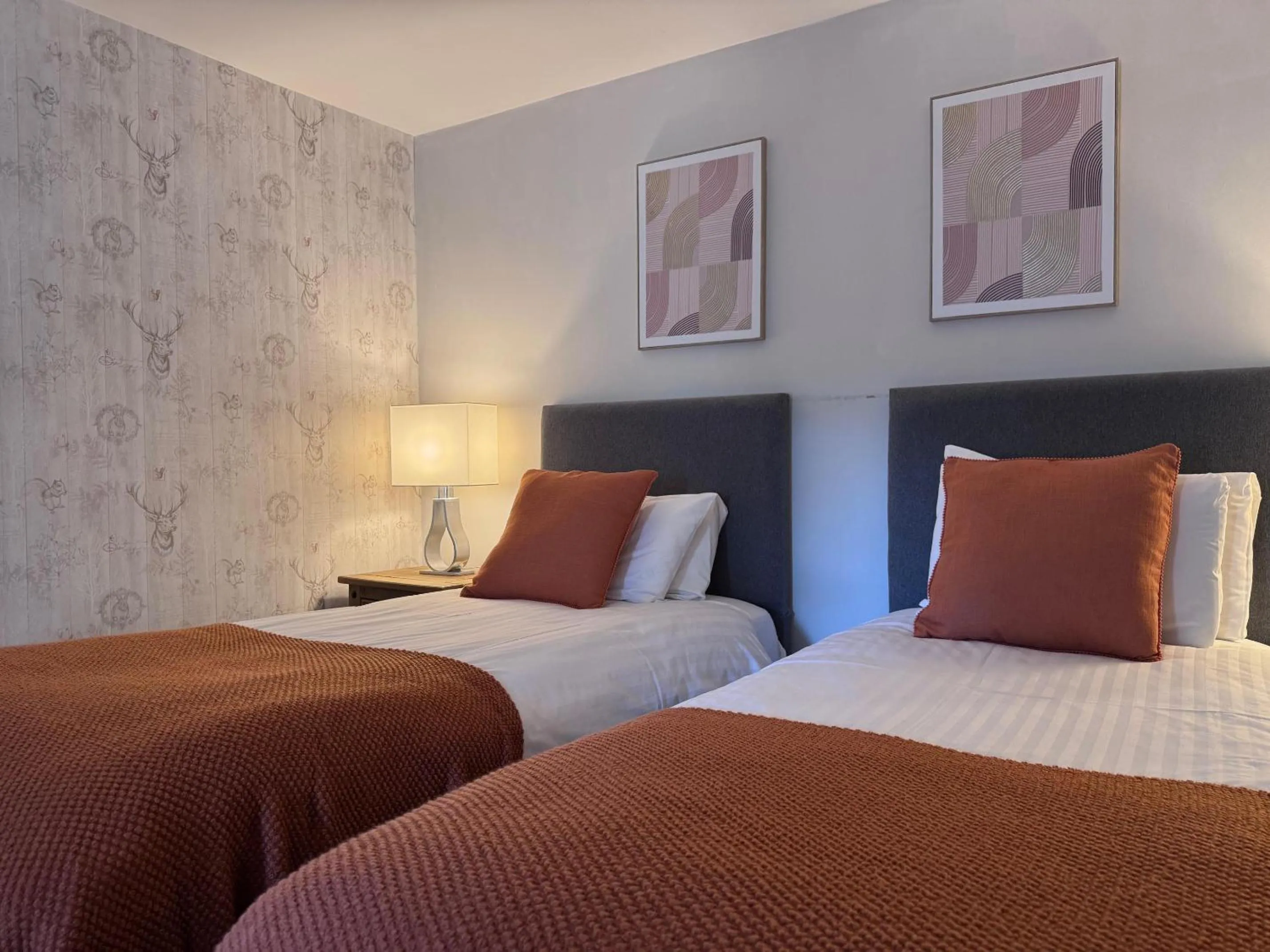 Bed in The Oaks Hotel