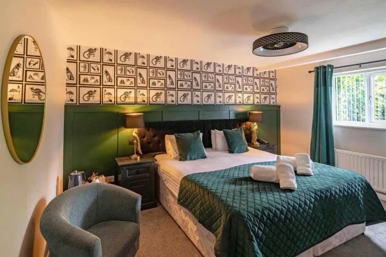 Bed in The Oaks Hotel