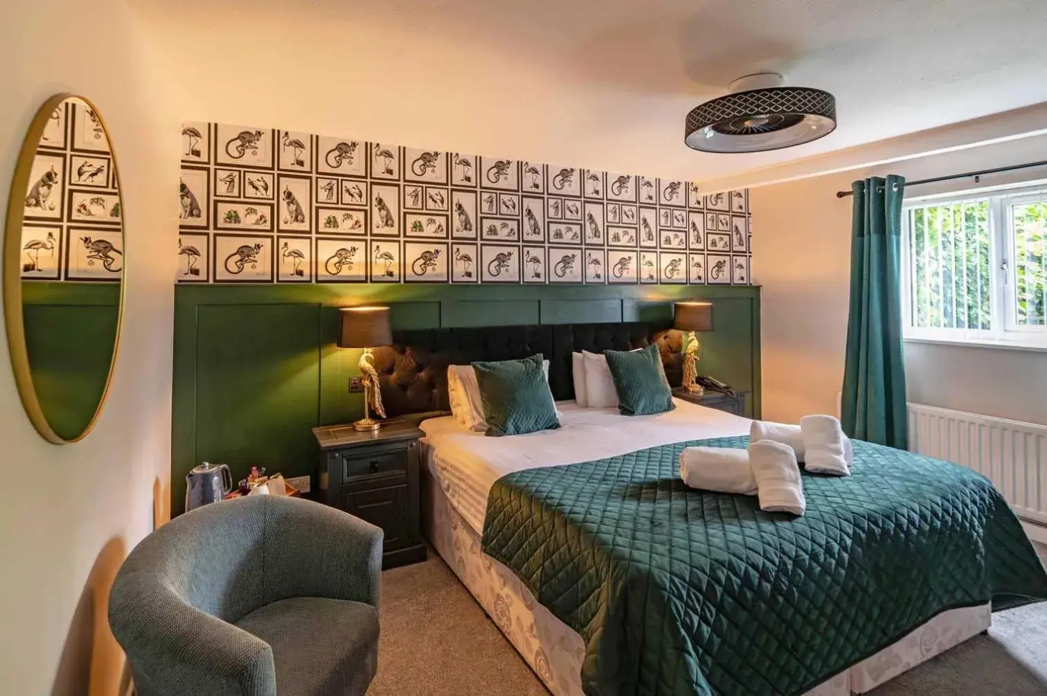 Twin Room with Private Bathroom in The Oaks Hotel Twin Room with Private Bathroom in The Oaks Hotel