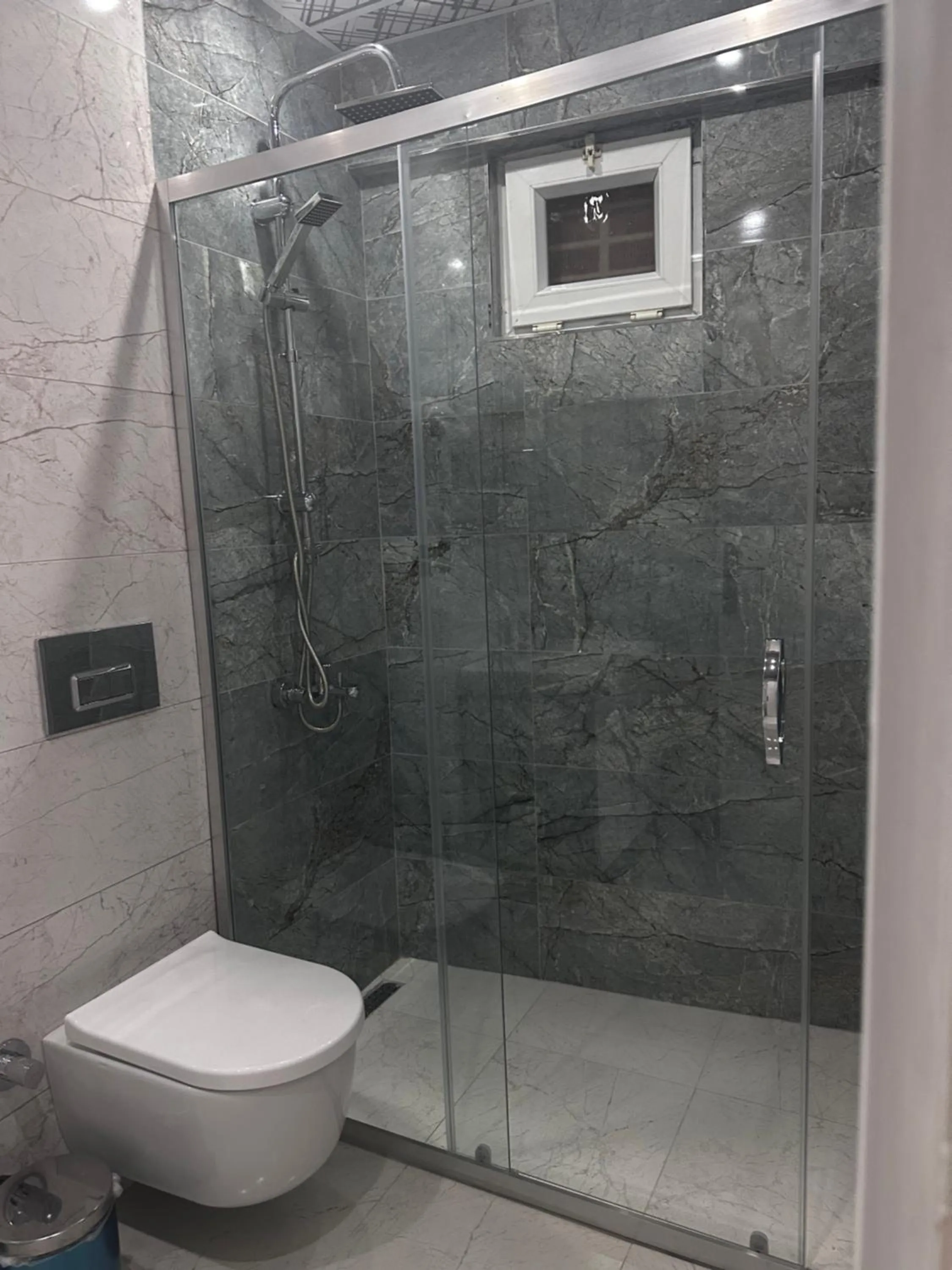 Shower in KILIÇ MOTEL