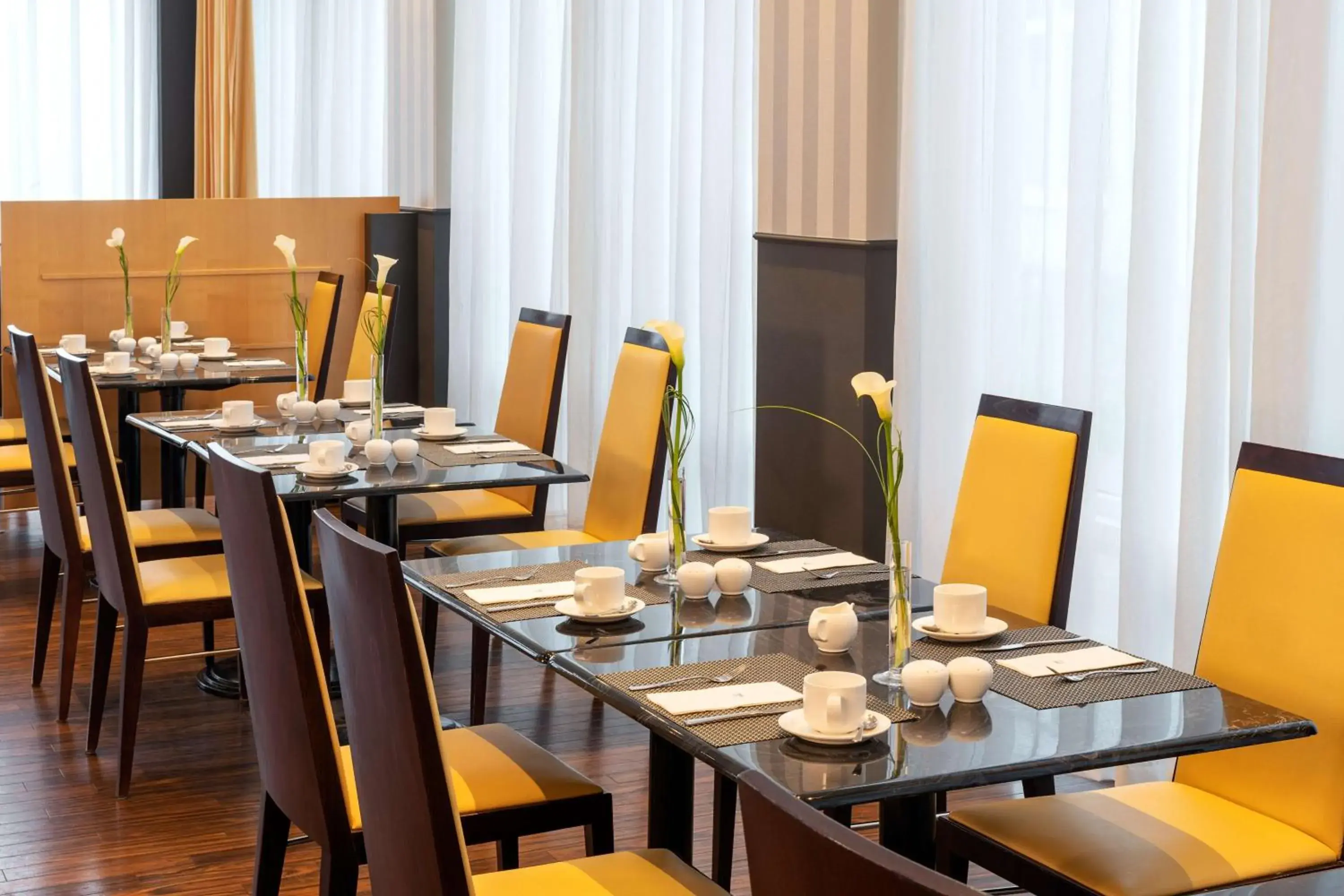 Restaurant/places to eat in NH Leipzig Messe Restaurant/places to eat in NH Leipzig Messe