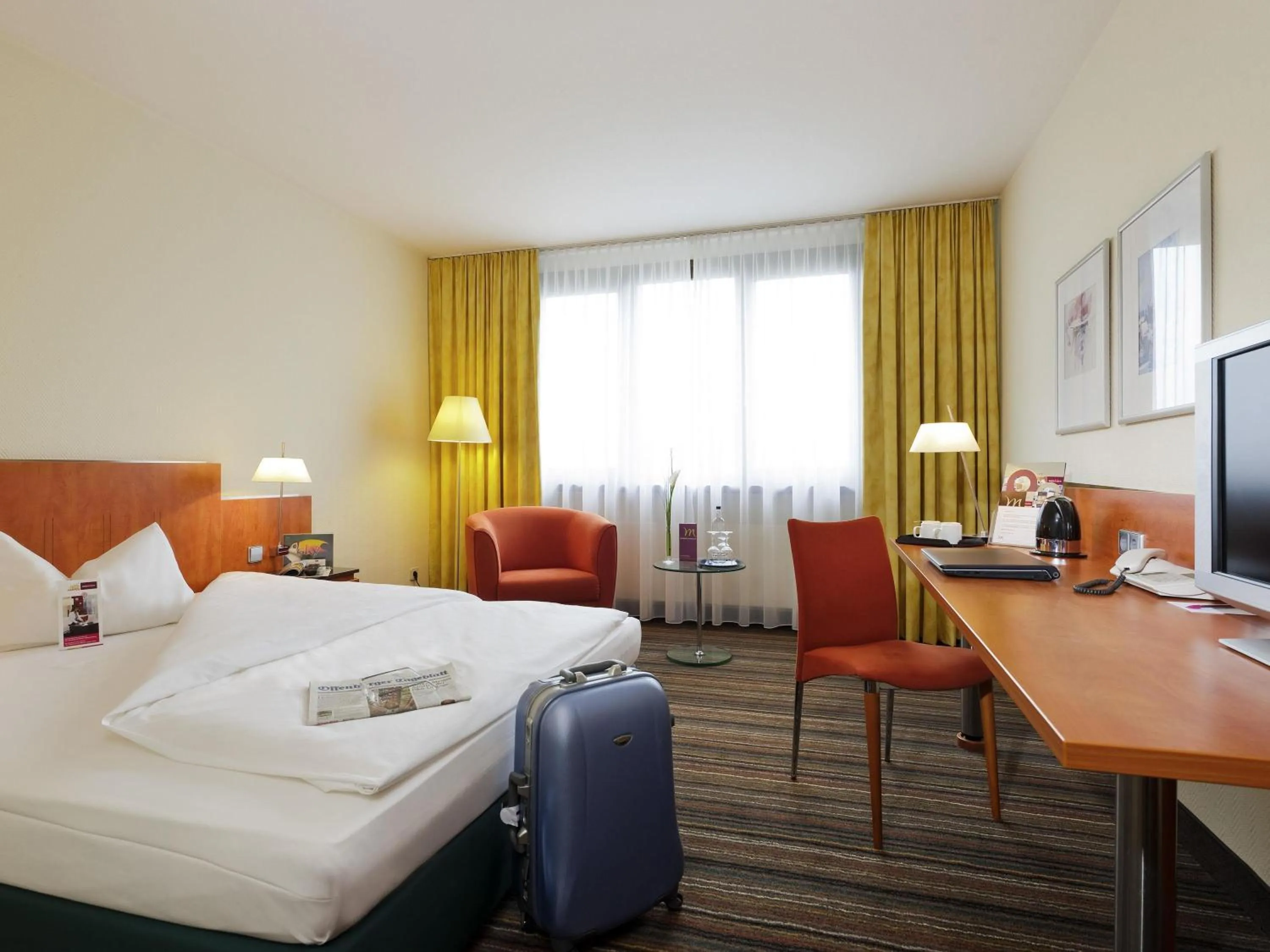 Bedroom, Bed in Mercure Hotel am Messeplatz Offenburg