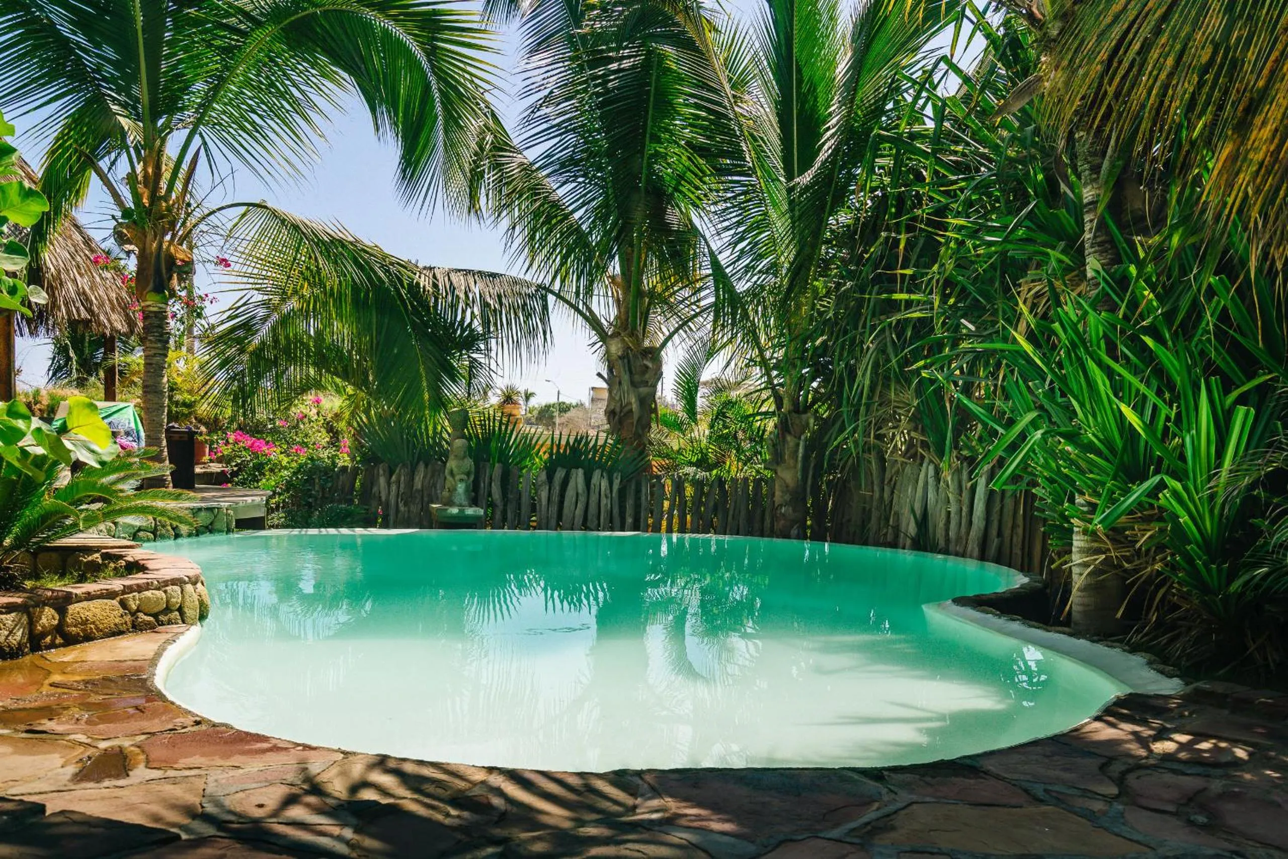 Swimming pool in Kimbas Bungalows Mancora
