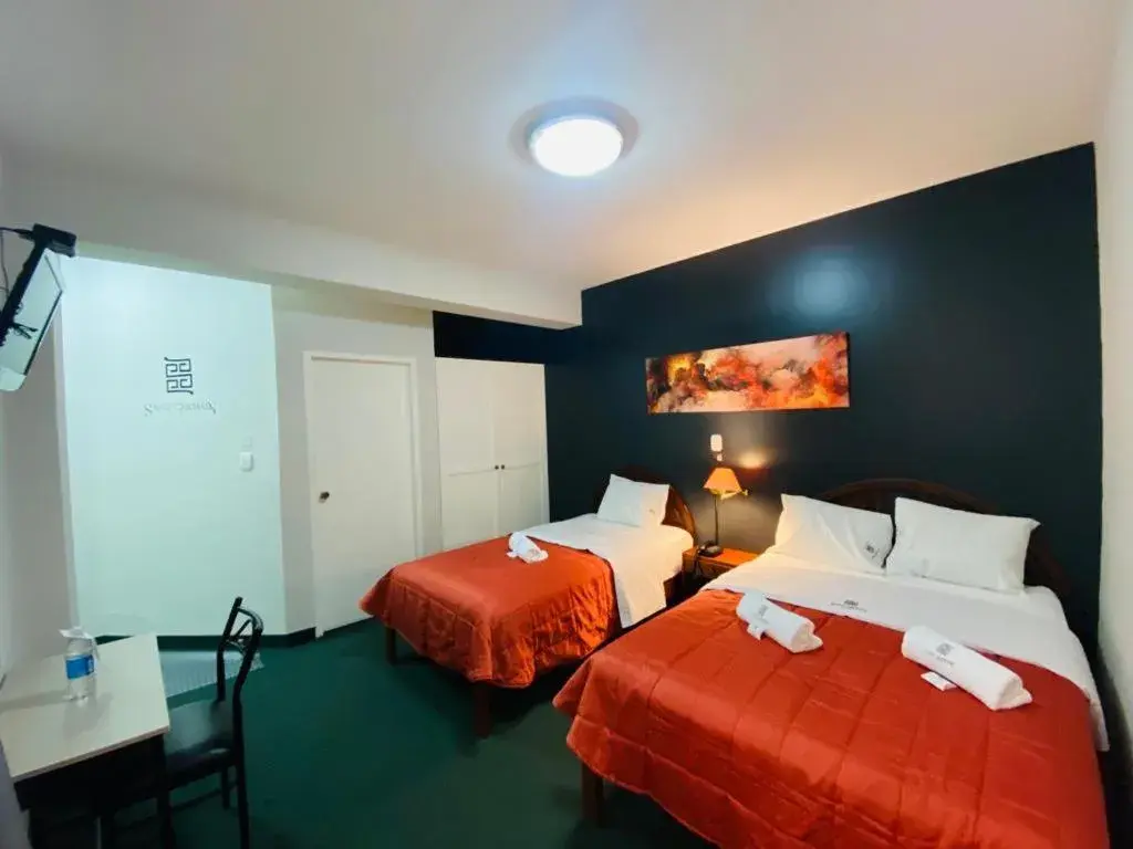 Family Room with Private Bathroom in Saint Germain Hotel Family Room with Private Bathroom in Saint Germain Hotel
