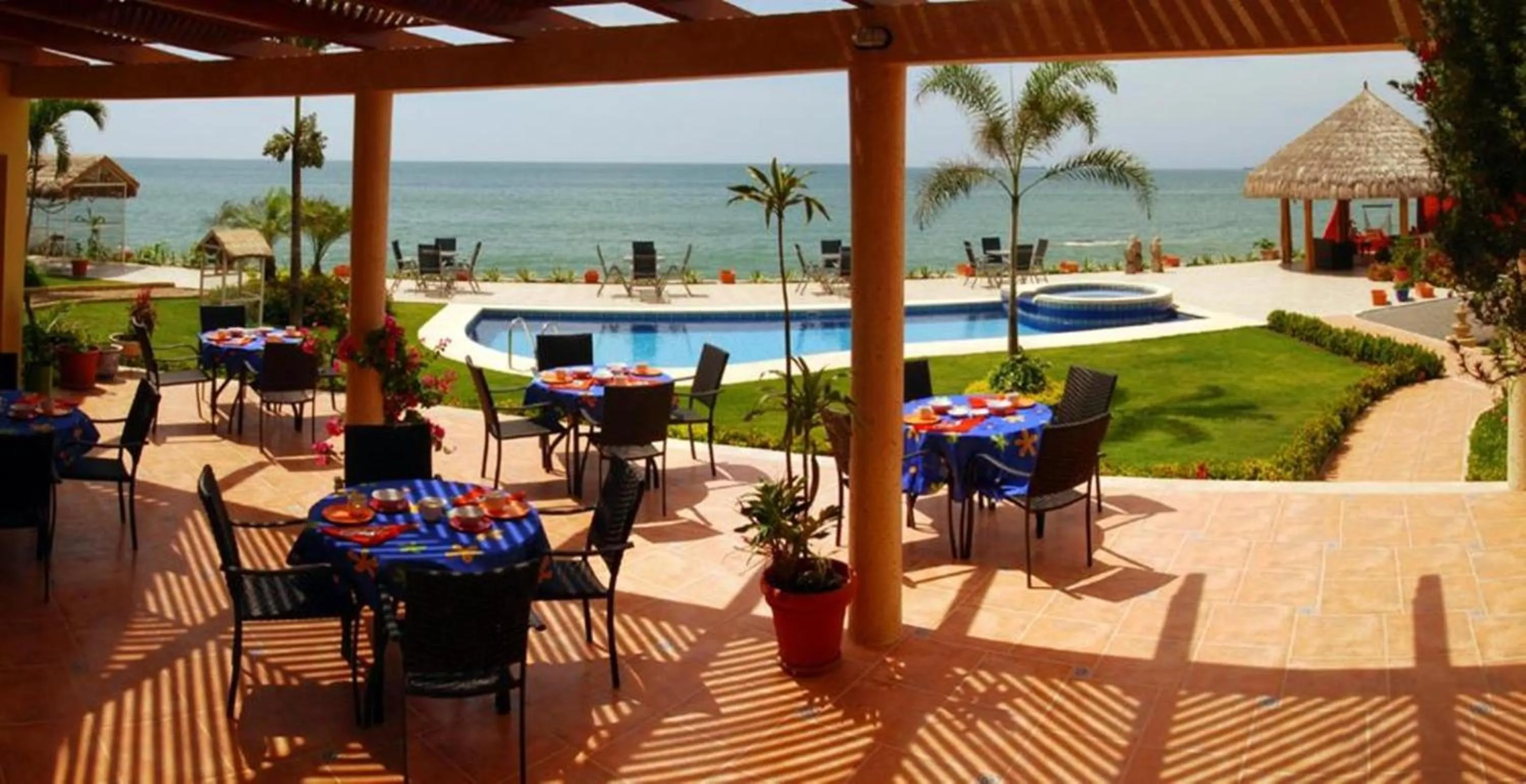Restaurant/places to eat in Hotel Boutique Playa Canela Ecuador