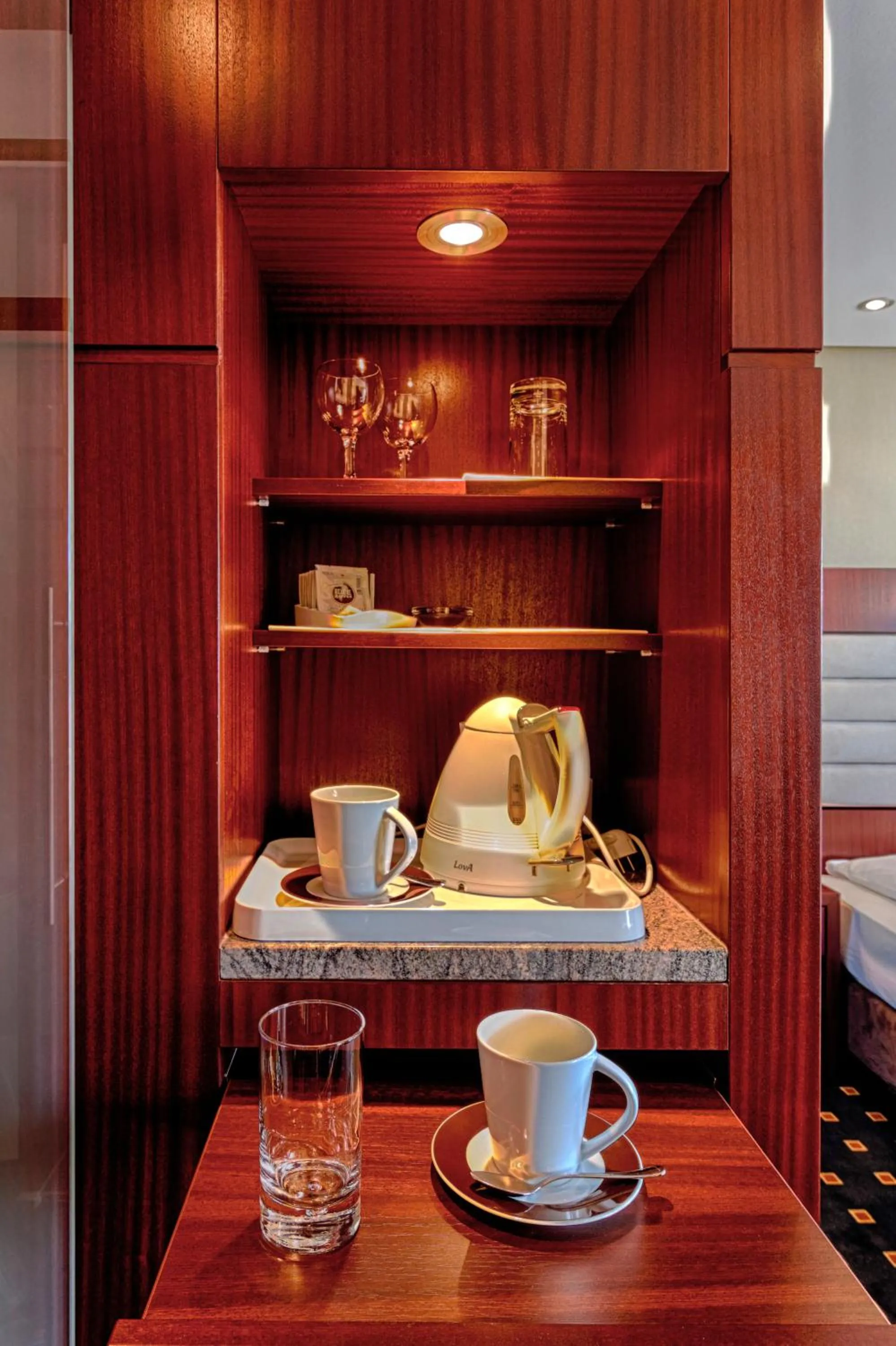 Coffee/tea facilities in Akzent Hotel Löwen