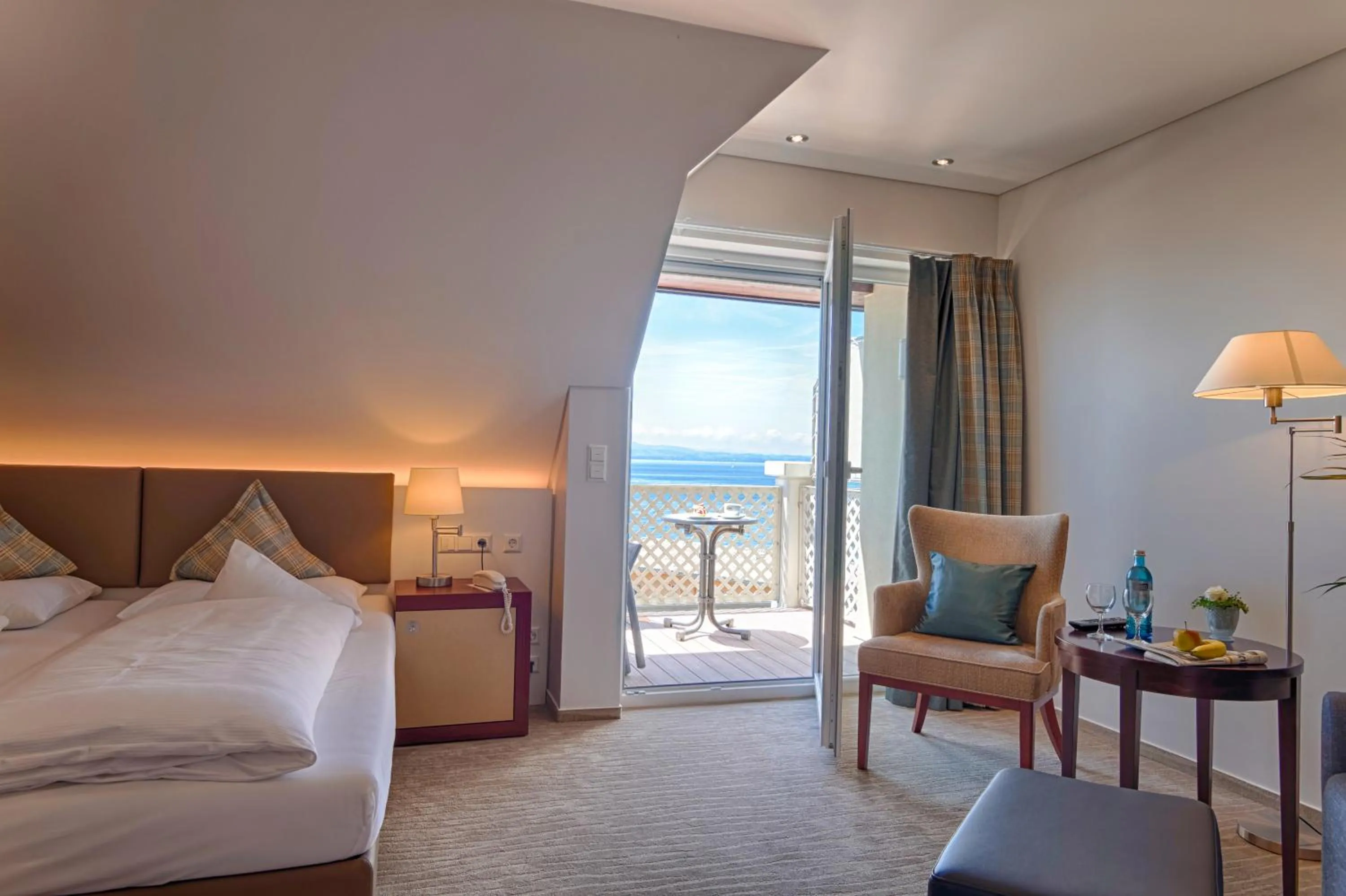 Balcony/Terrace, Bed in Akzent Hotel Löwen