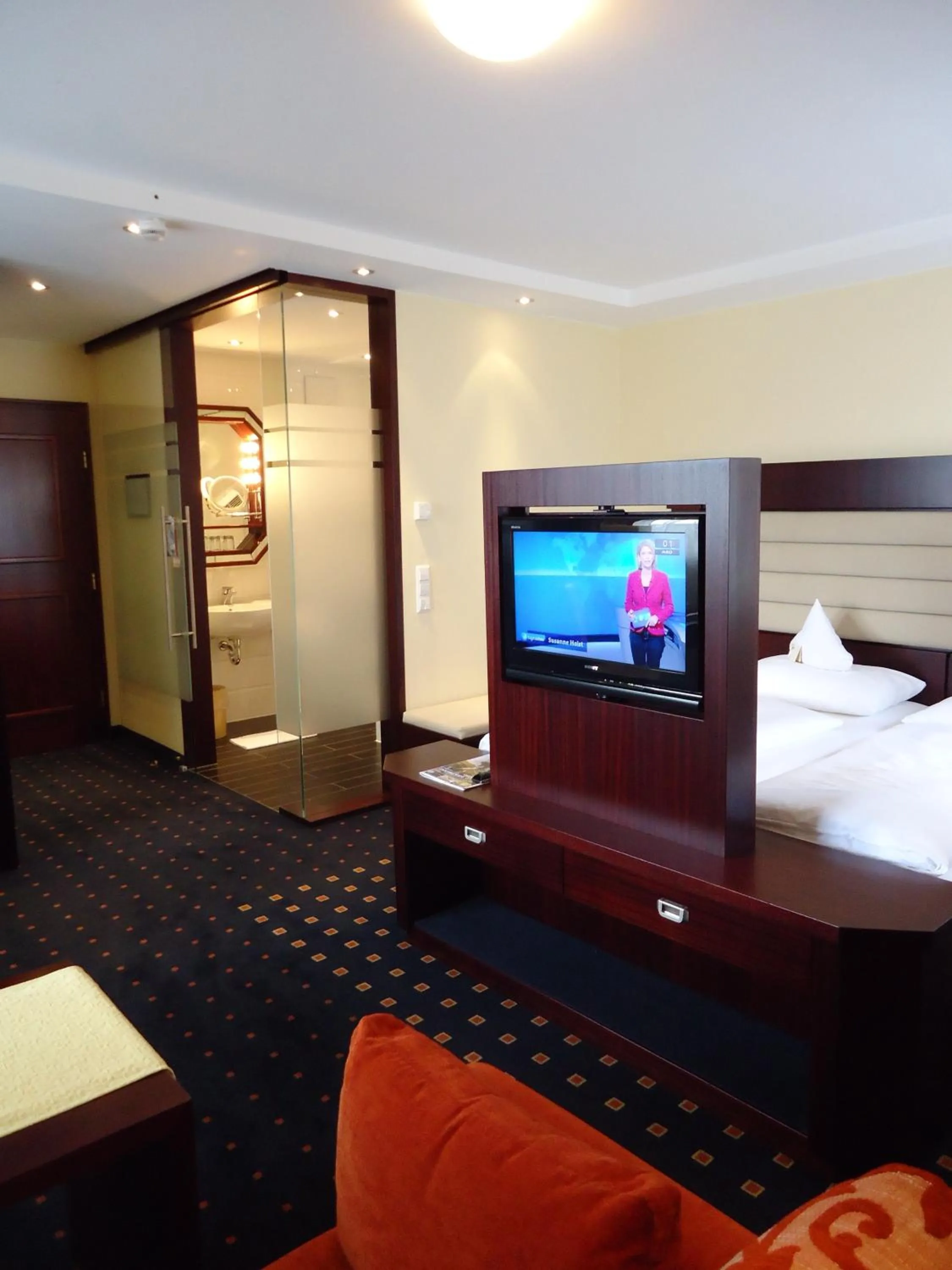 Photo of the whole room, Bed in Akzent Hotel Löwen