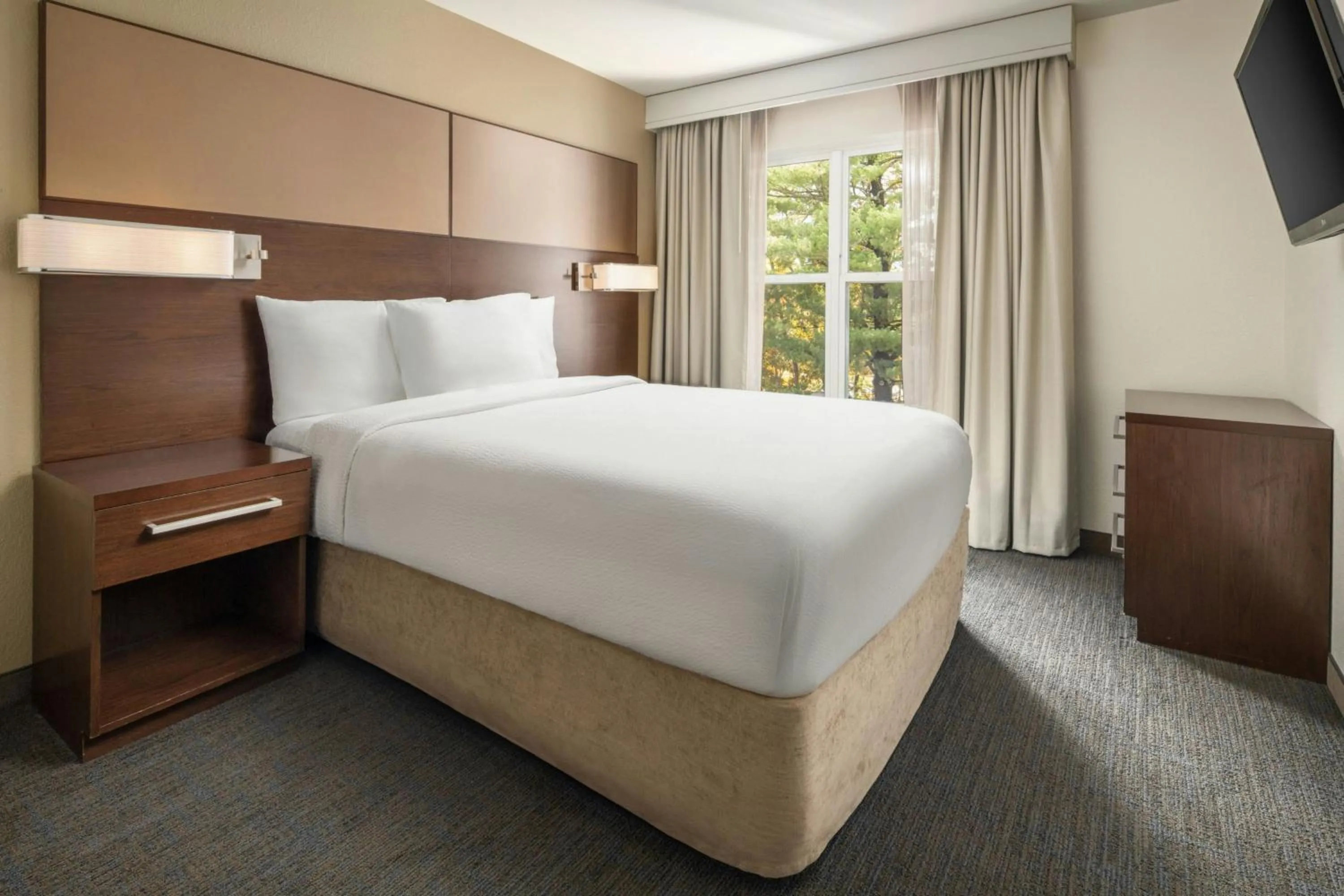 Bedroom, Bed in Residence Inn by Marriott Springfield Chicopee
