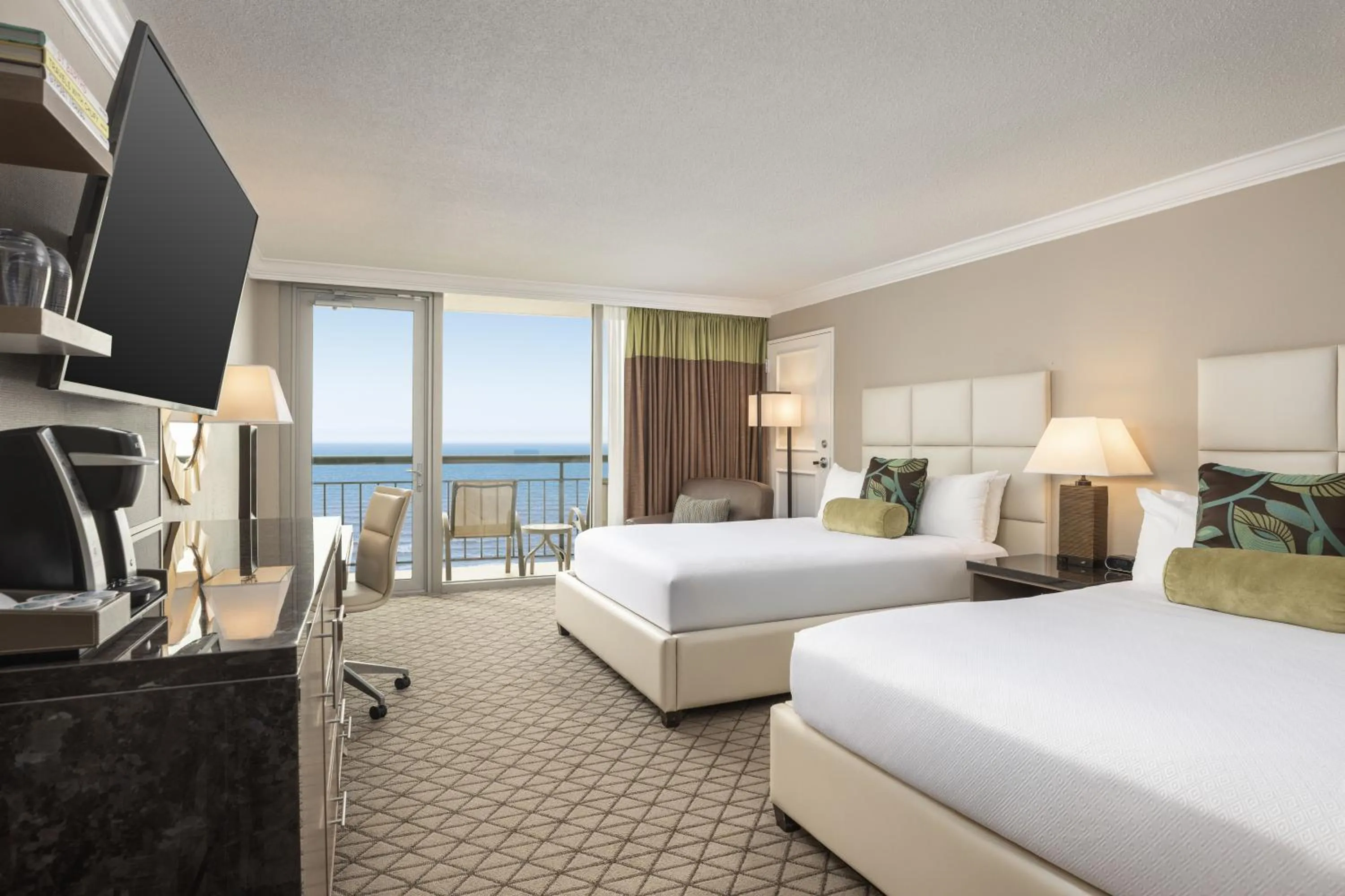 TV and multimedia, Bed in The San Luis Resort Spa & Conference Center