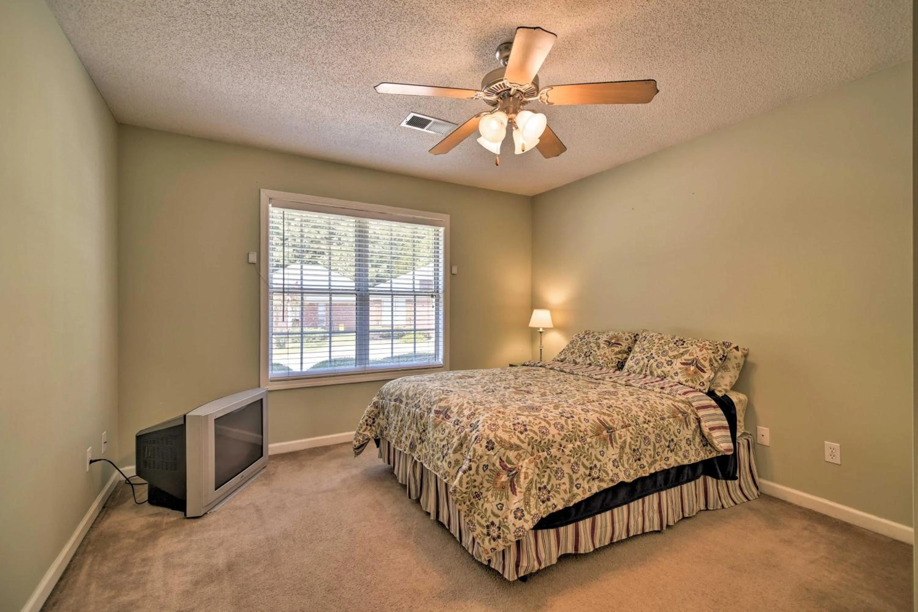 Bed in Charming Oxford Home about 1 Mi to Ole Miss Campus